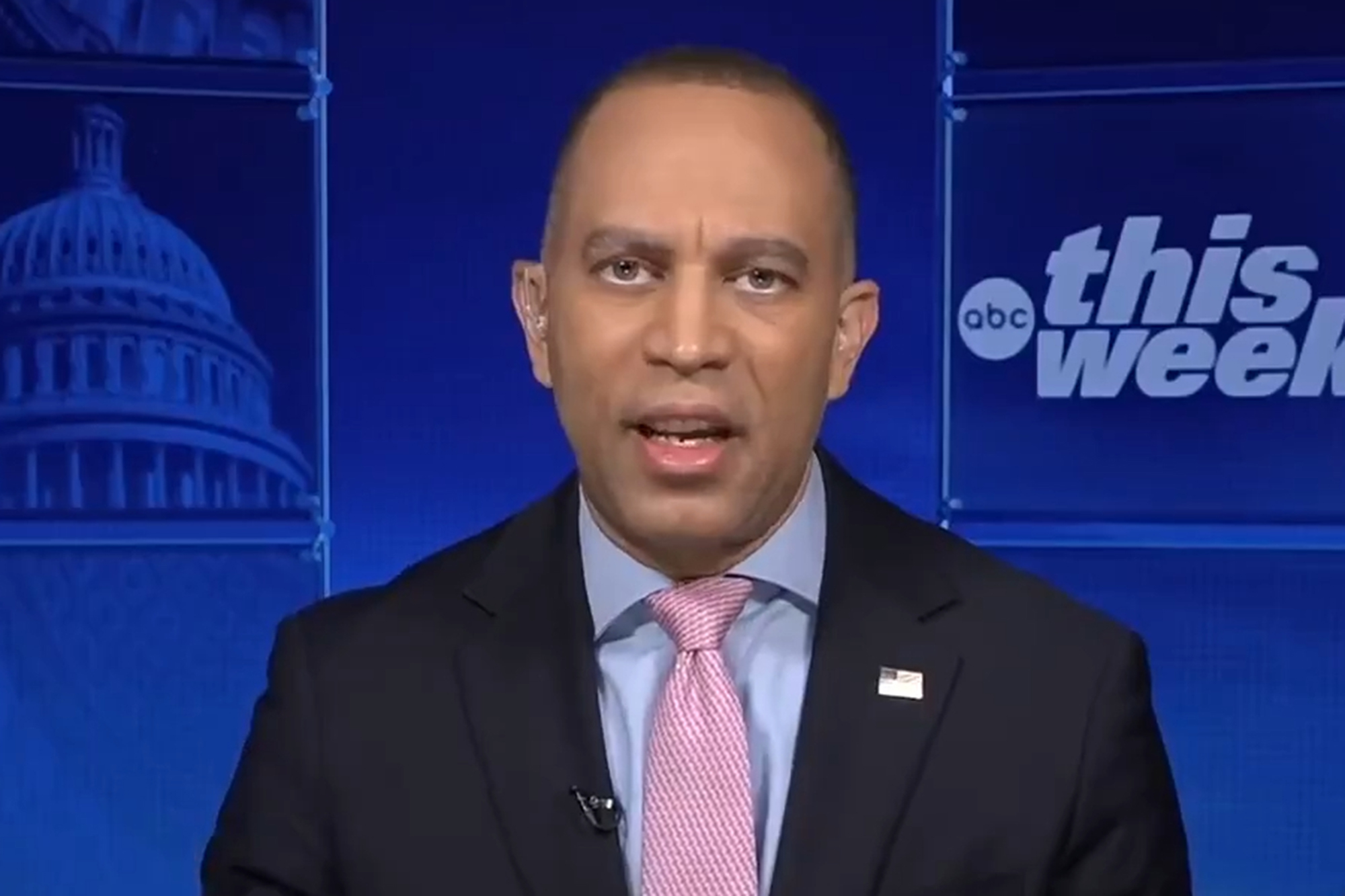 House Democrat leader has awkward pause when asked about not endorsing Zohran Mamdani in NYC mayoral race