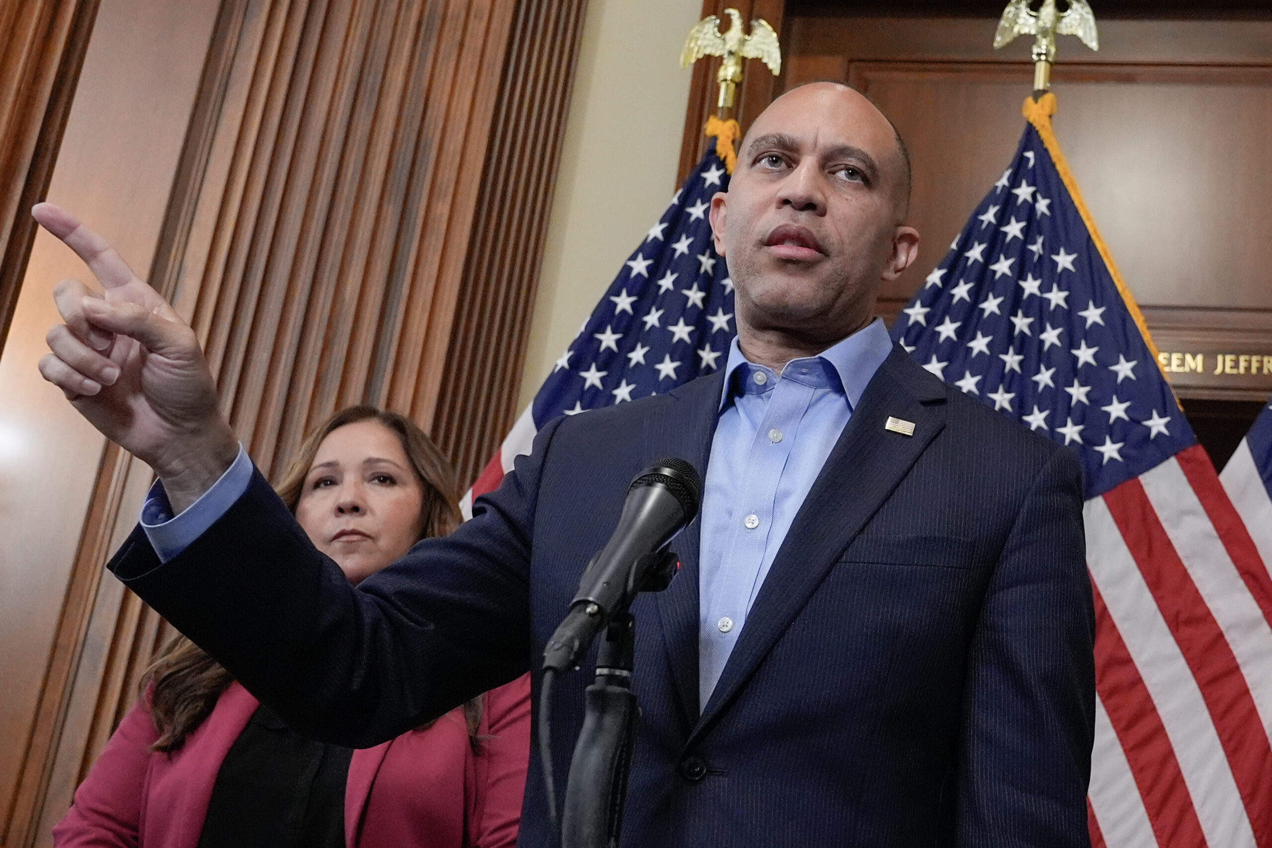 More voters in battleground districts blame Dems for shutdown, want Obamacare fix: poll