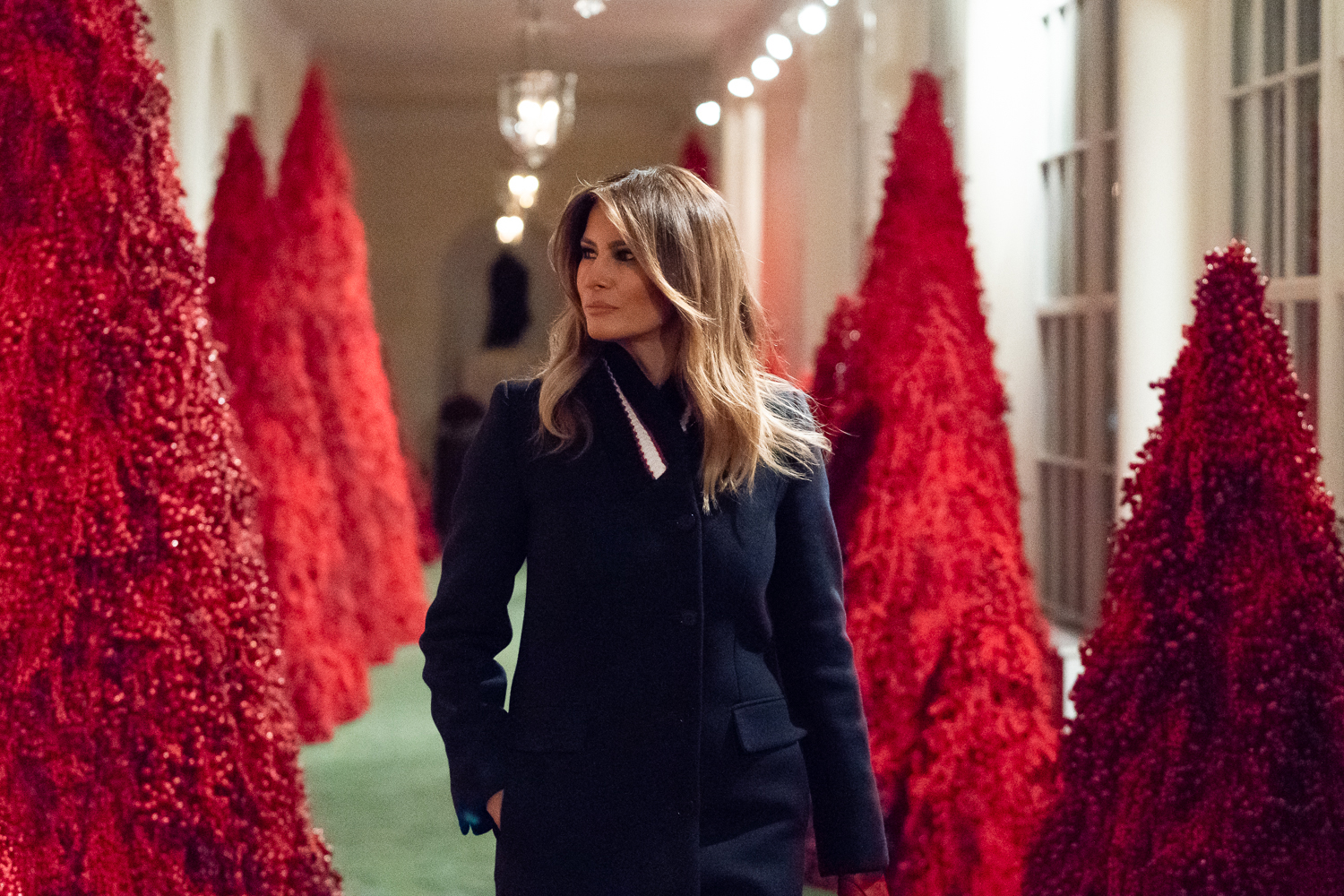White House resuming tours to show off Melania Trump’s Christmas decor after East Wing demolition