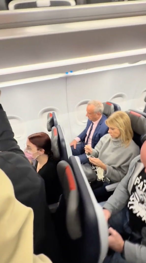 RFK Jr. and wife Cheryl Hines applauded online after being spotted in economy class on commercial flight