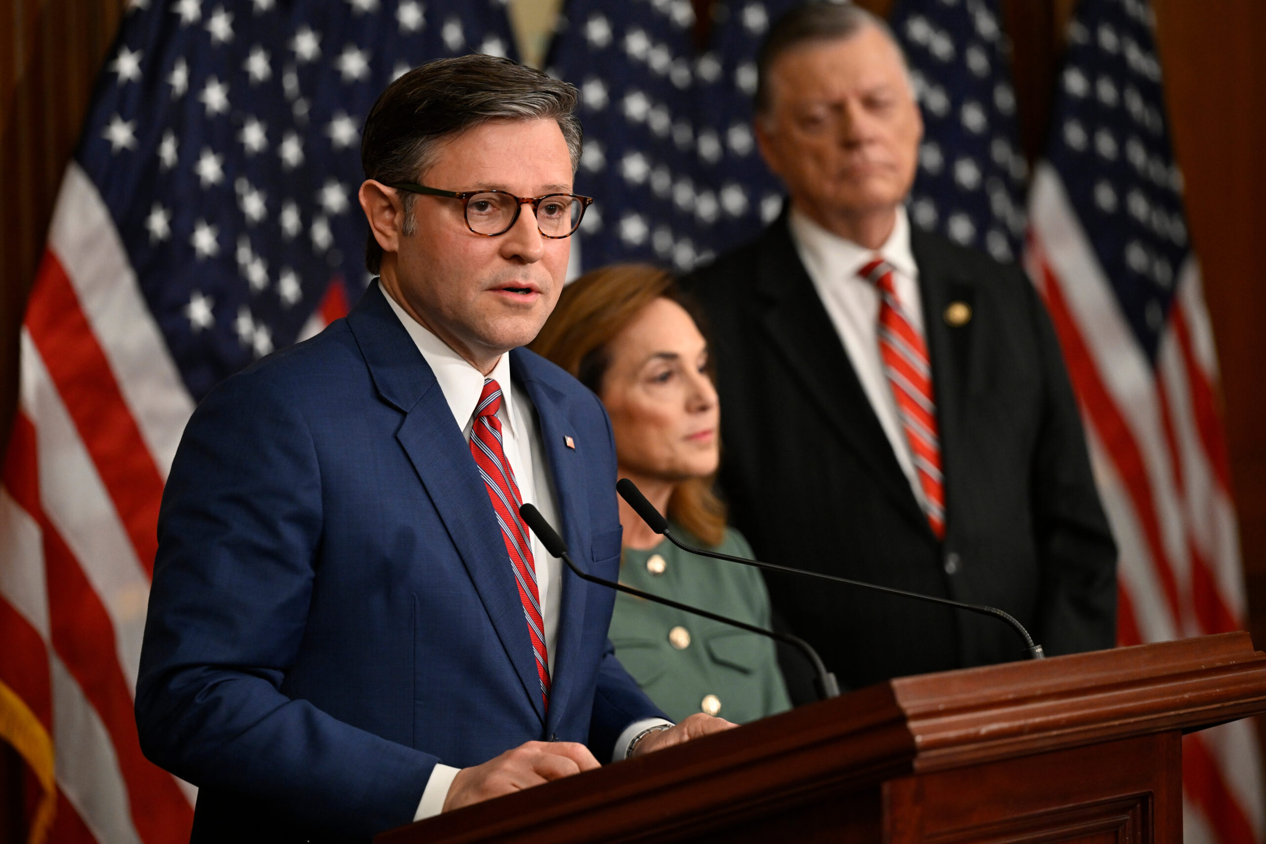 House Speaker Mike Johnson rejects standalone bill to pay US troops, adds feds ‘should’ get back pay as shutdown drags on