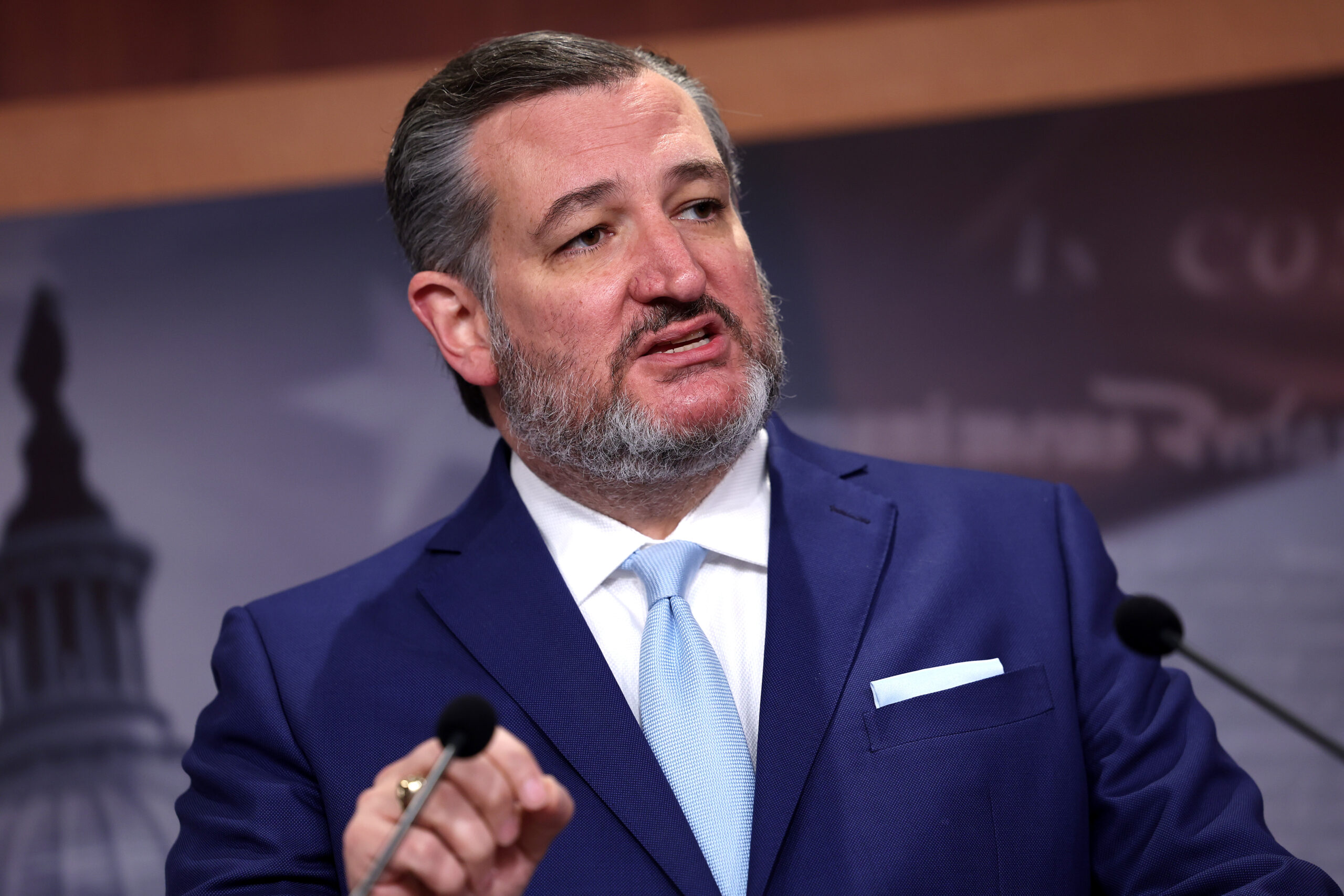 Cruz, Cornyn and Lee push for automatic deportation of illegal immigrants who get welfare benefits