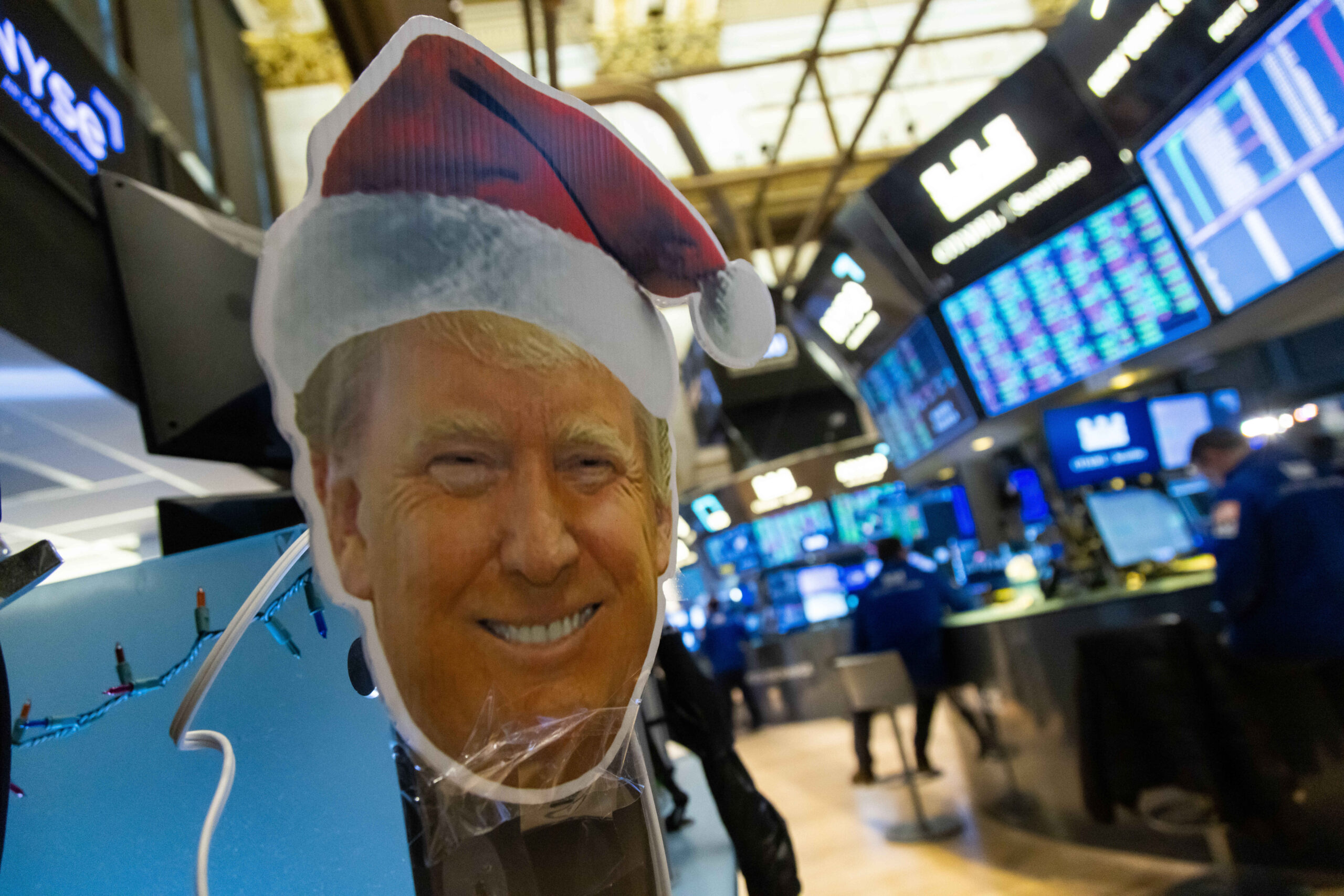 Trump gives update on when $2,000 tariff dividend checks could go out