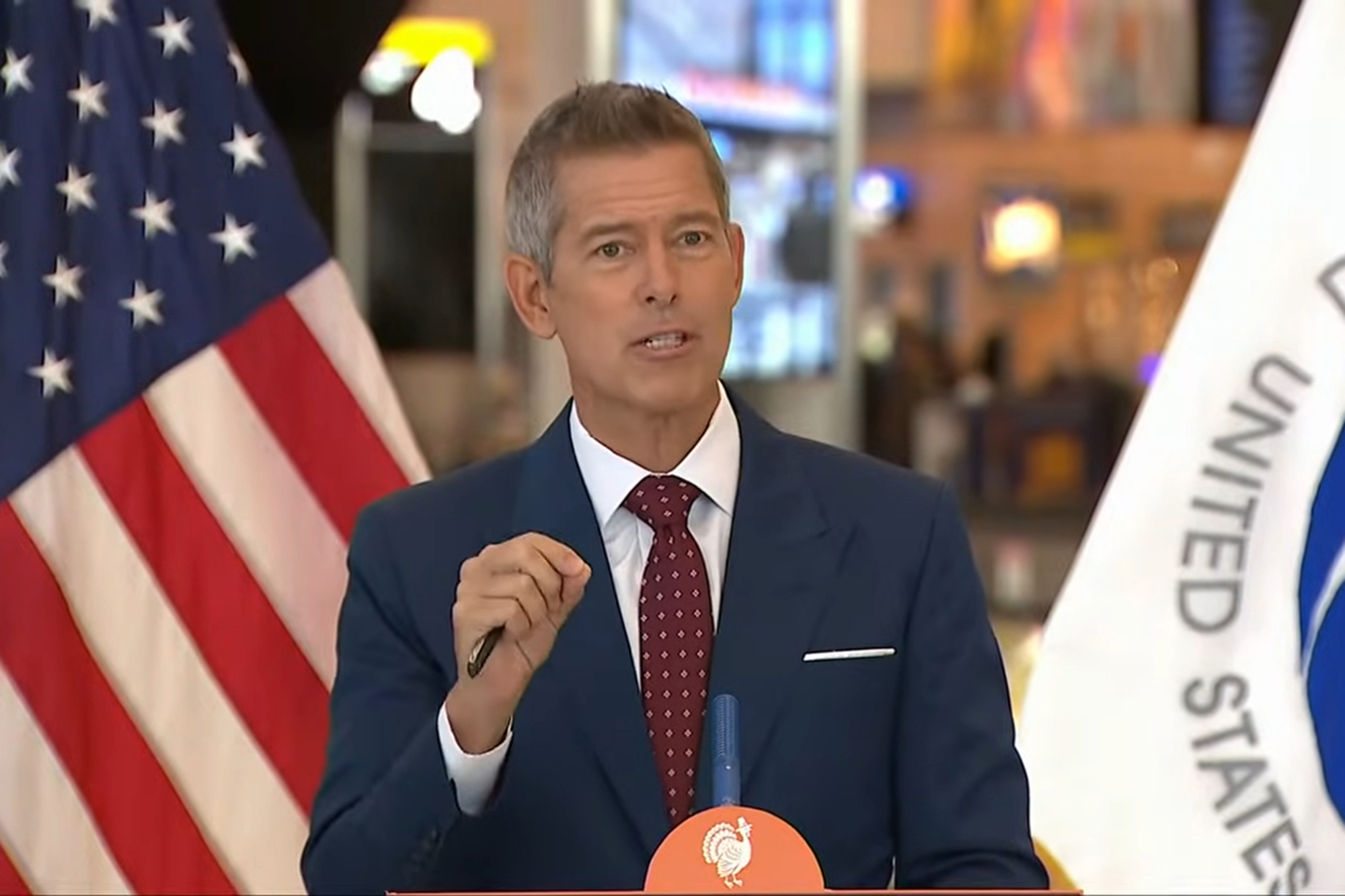 Sean Duffy urges passengers to dress better, be more polite while flying during ‘busiest Thanksgiving’ ever