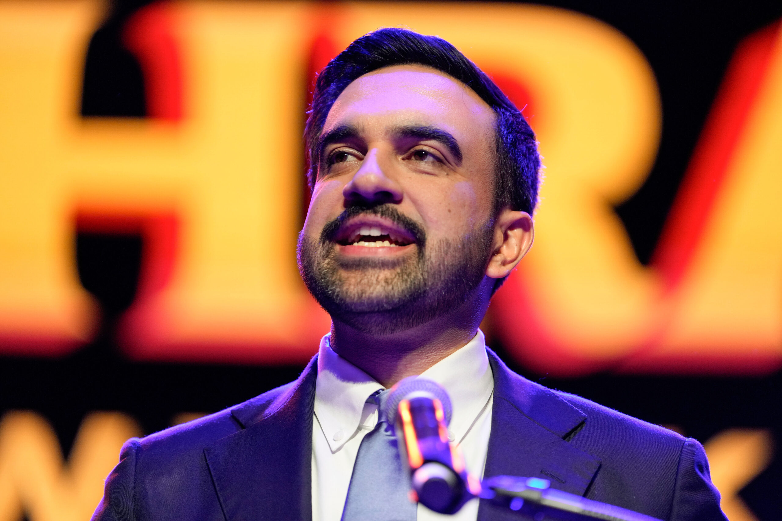 House passes resolution condemning socialism as Zohran Mamdani arrives for Trump meeting