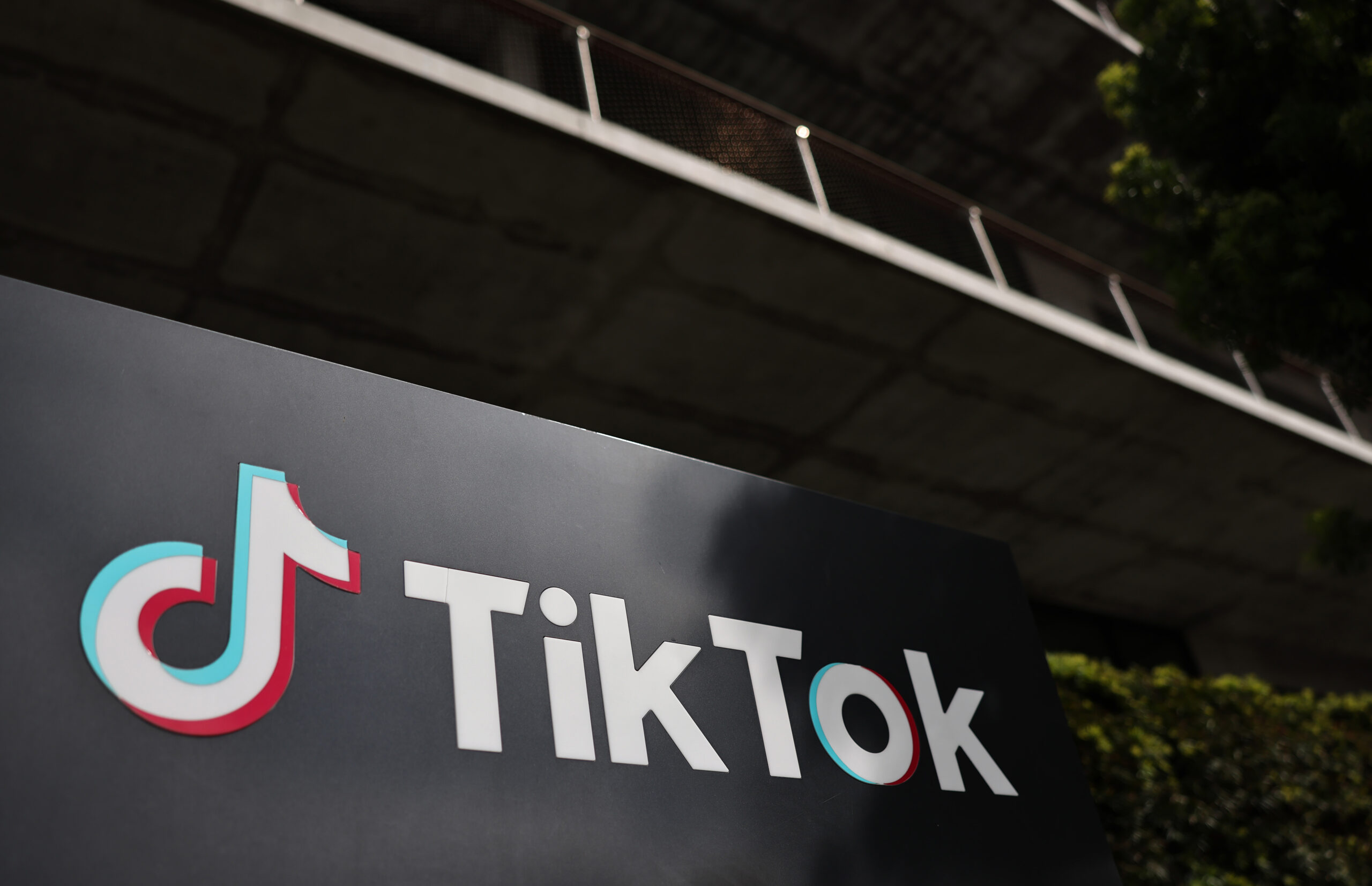 TikTok’s Chinese owner ByteDance inks deal to sell US operations to American investors, including Oracle