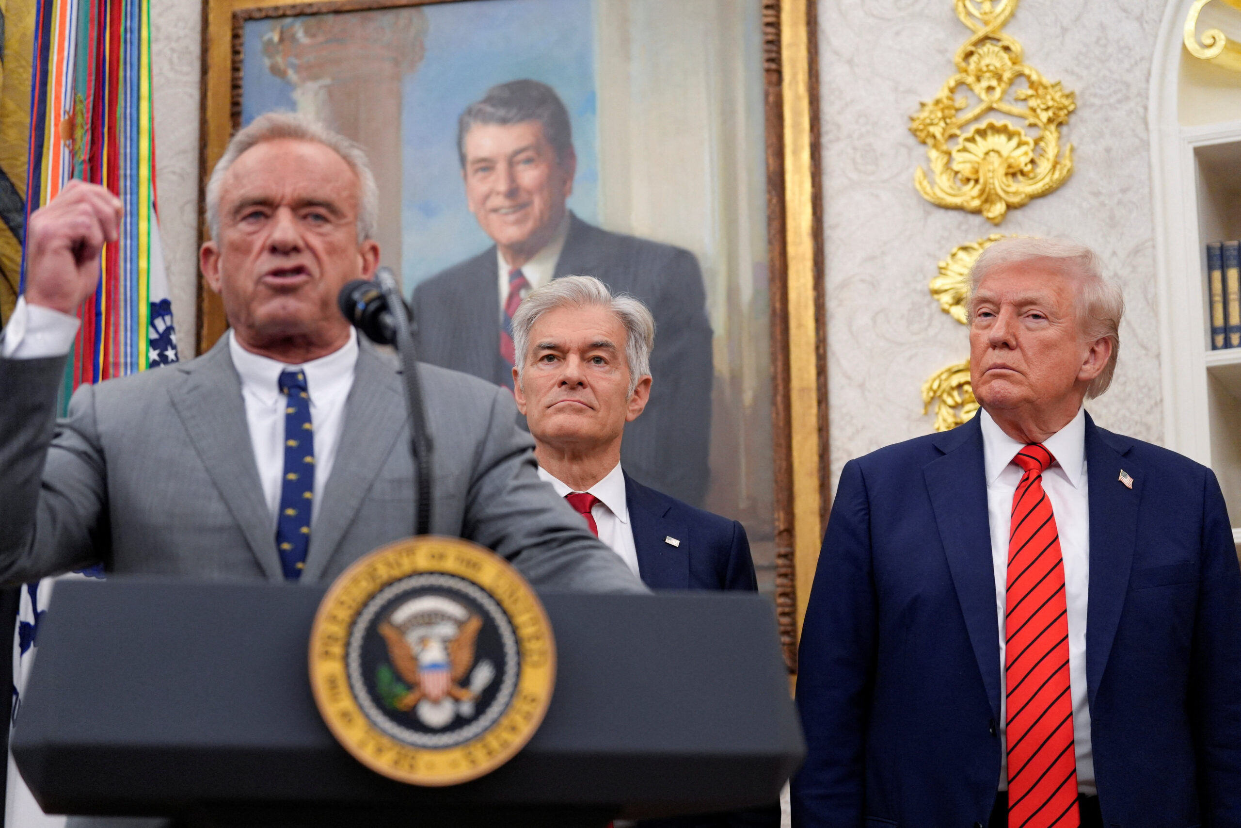 Trump freezes child care funding nationwide, predicts California will surpass Minnesota for fraud