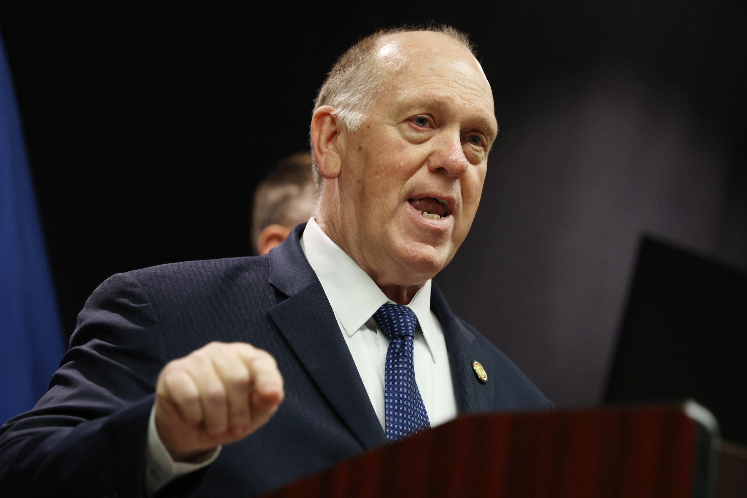 Border czar Tom Homan touts ‘a lot of progress’ in Minnesota, tells reporters he’s not there ‘for photo ops’