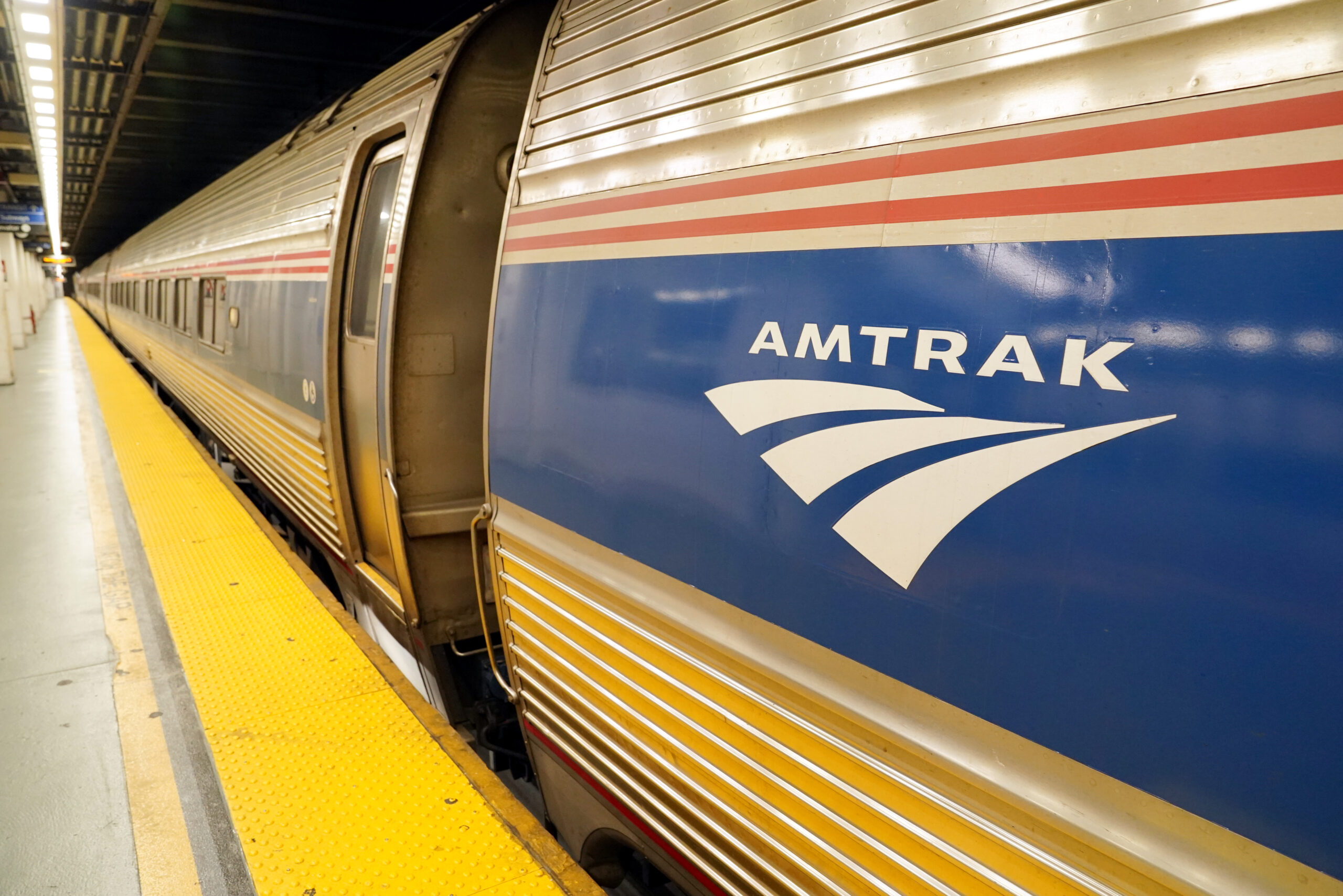 Amtrak to restore Albany-New York service, avoiding years of commuter chaos