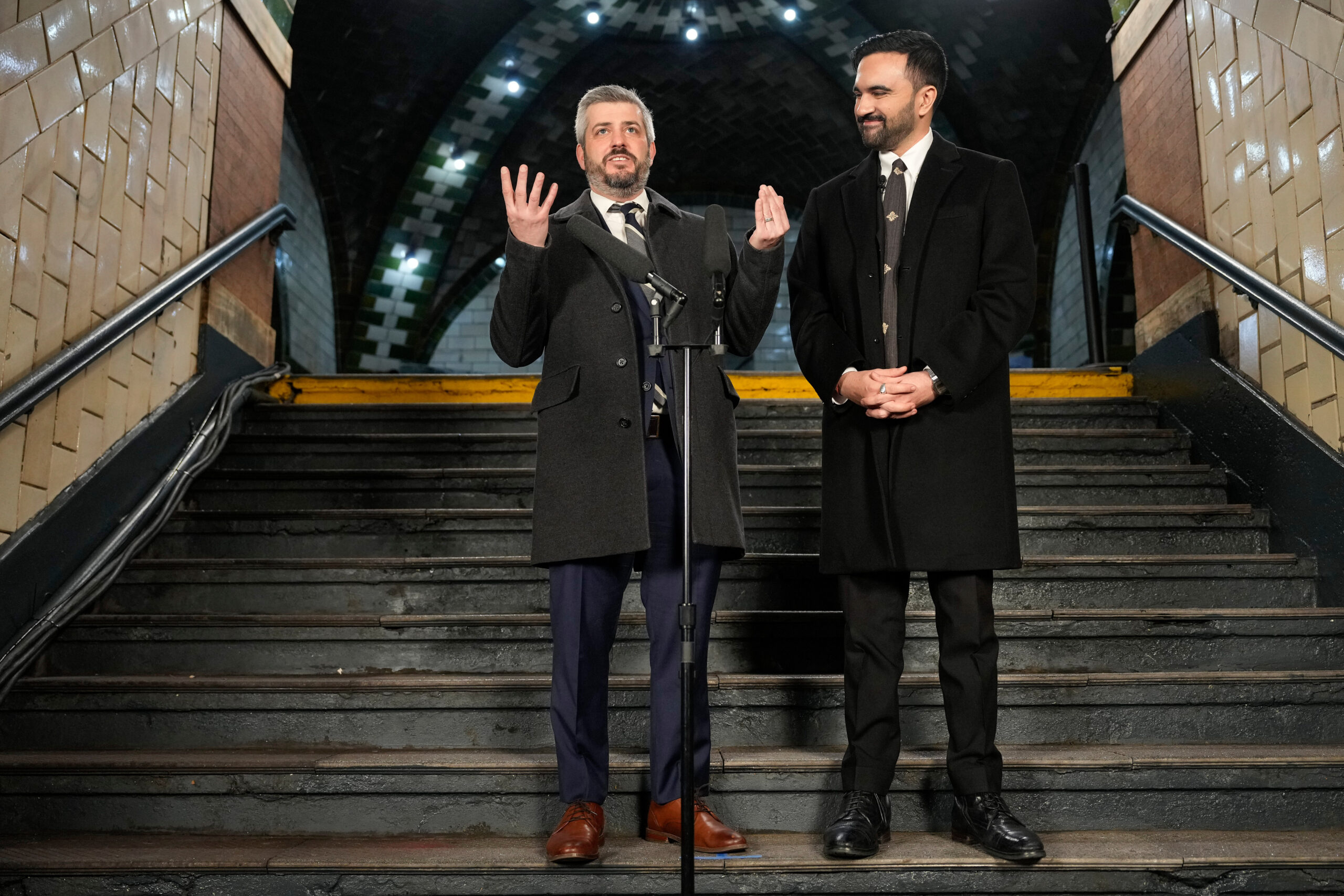 Mayor Zohran Mamdani names DOT veteran Mike Flynn as agency commissioner at swearing-in ceremony