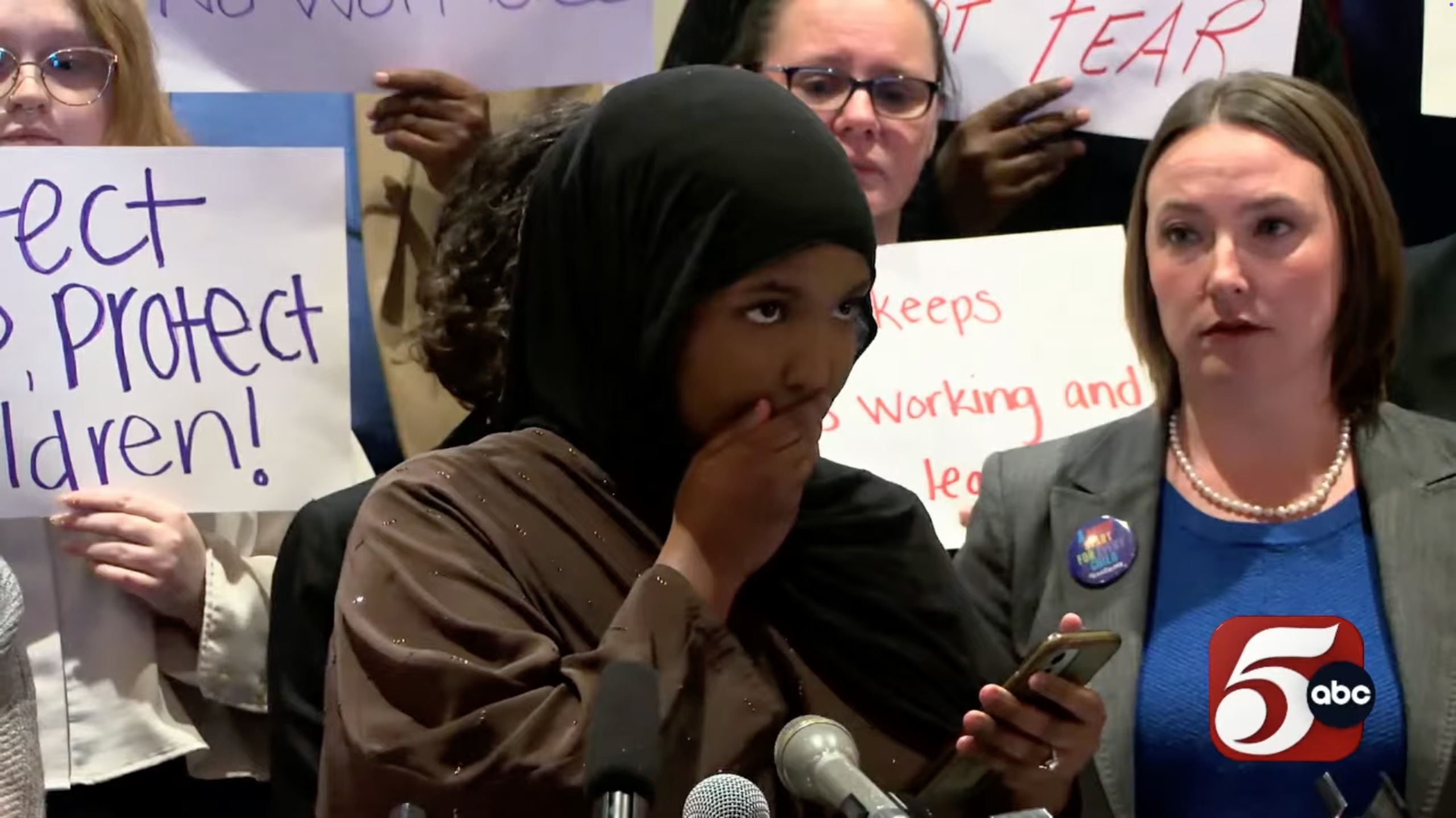 Mortifying moment anti-Trump Minnesota mom suddenly cuts speech short after admitting ‘fraud is bad’