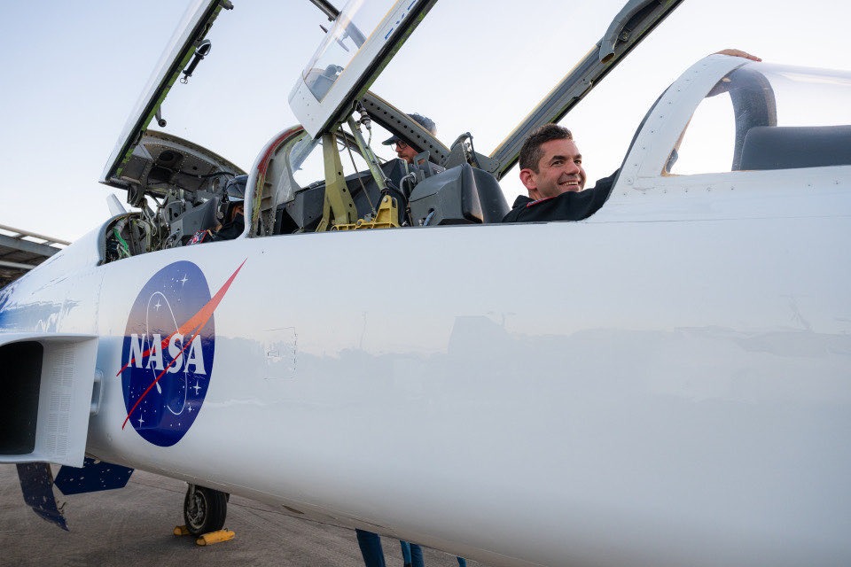 Billionaire NASA chief will allow ‘exceptional’ employees to fly in his privately-owned fighter jet