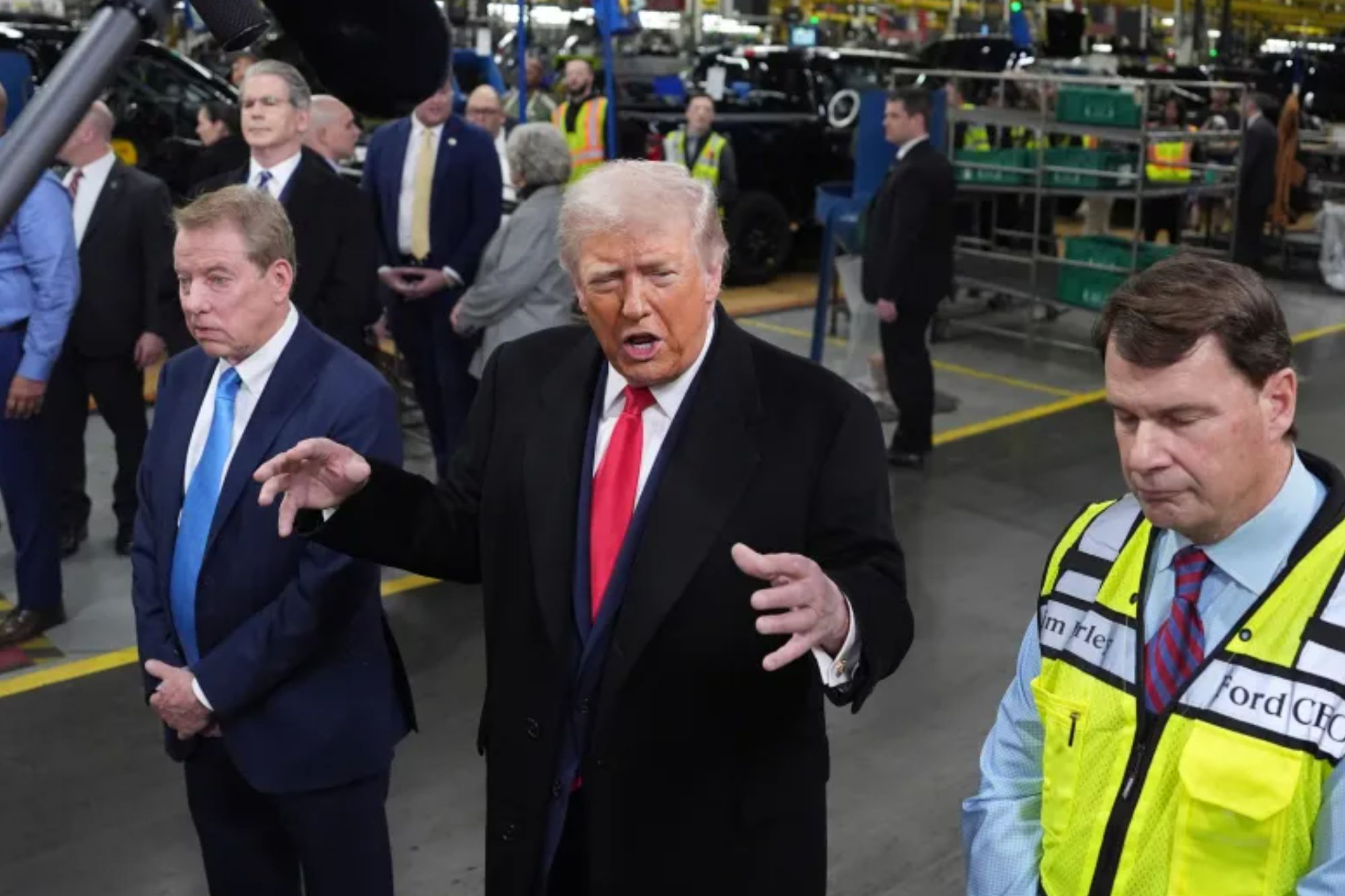 Trump flipped off ‘lunatic’ who called him ‘pedophile protector,’ White House confirms