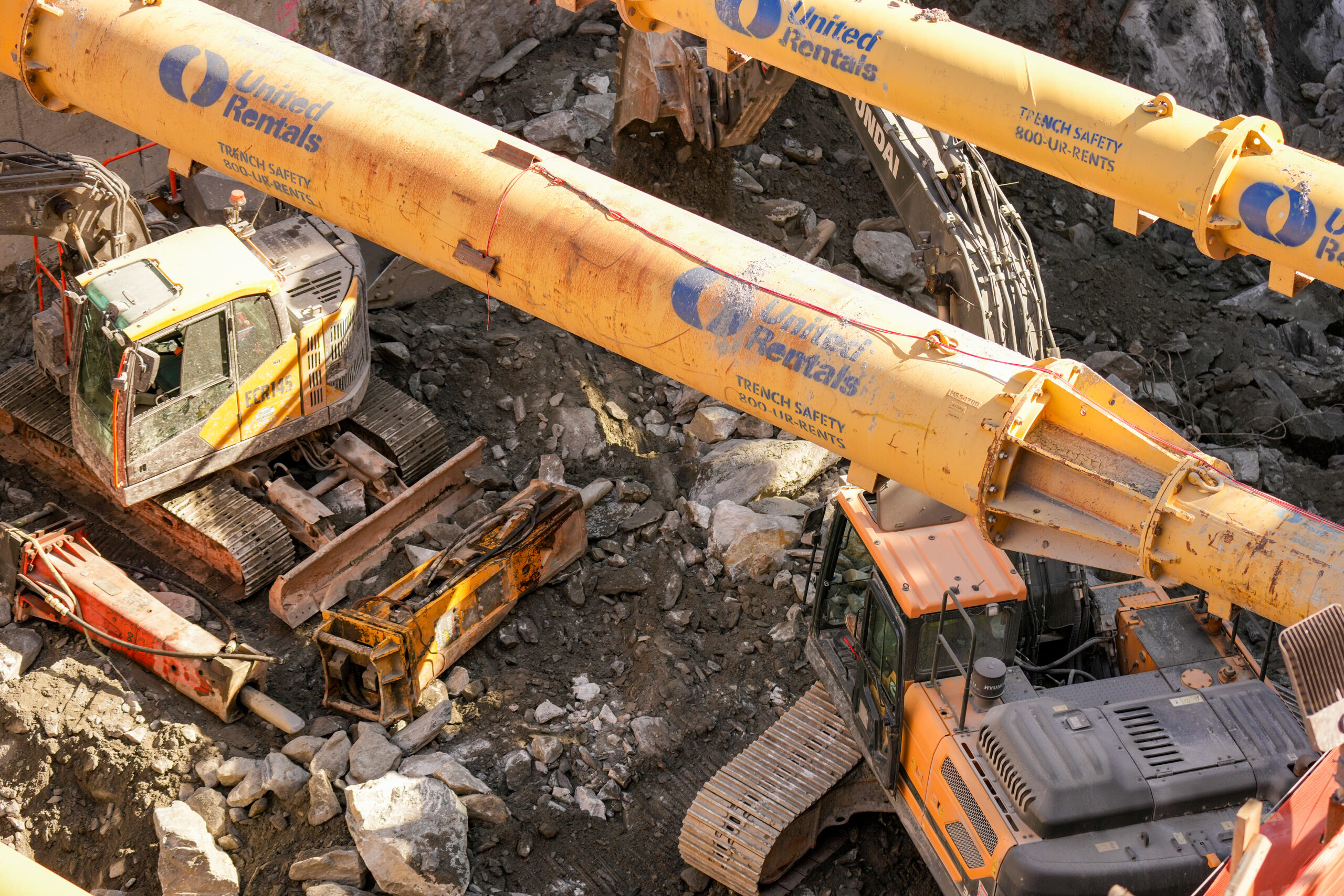 Schumer rejected Trump’s offer to unfreeze $16B for Gateway tunnel in exchange for renaming Penn Station and Dulles Airport after him 