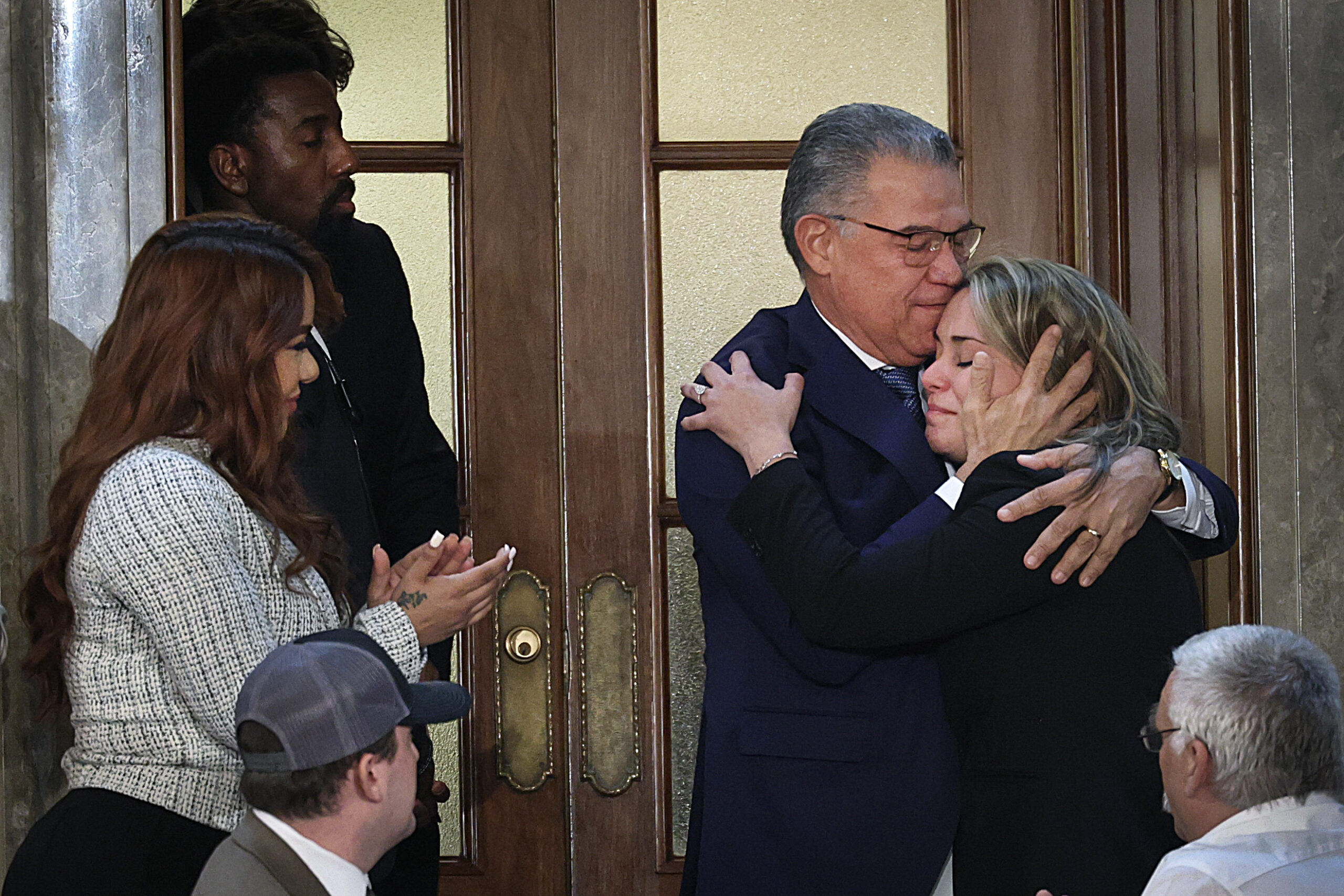 Venezuelan political prisoner held in Maduro’s infamous Caracas jail reunited with niece during State of the Union