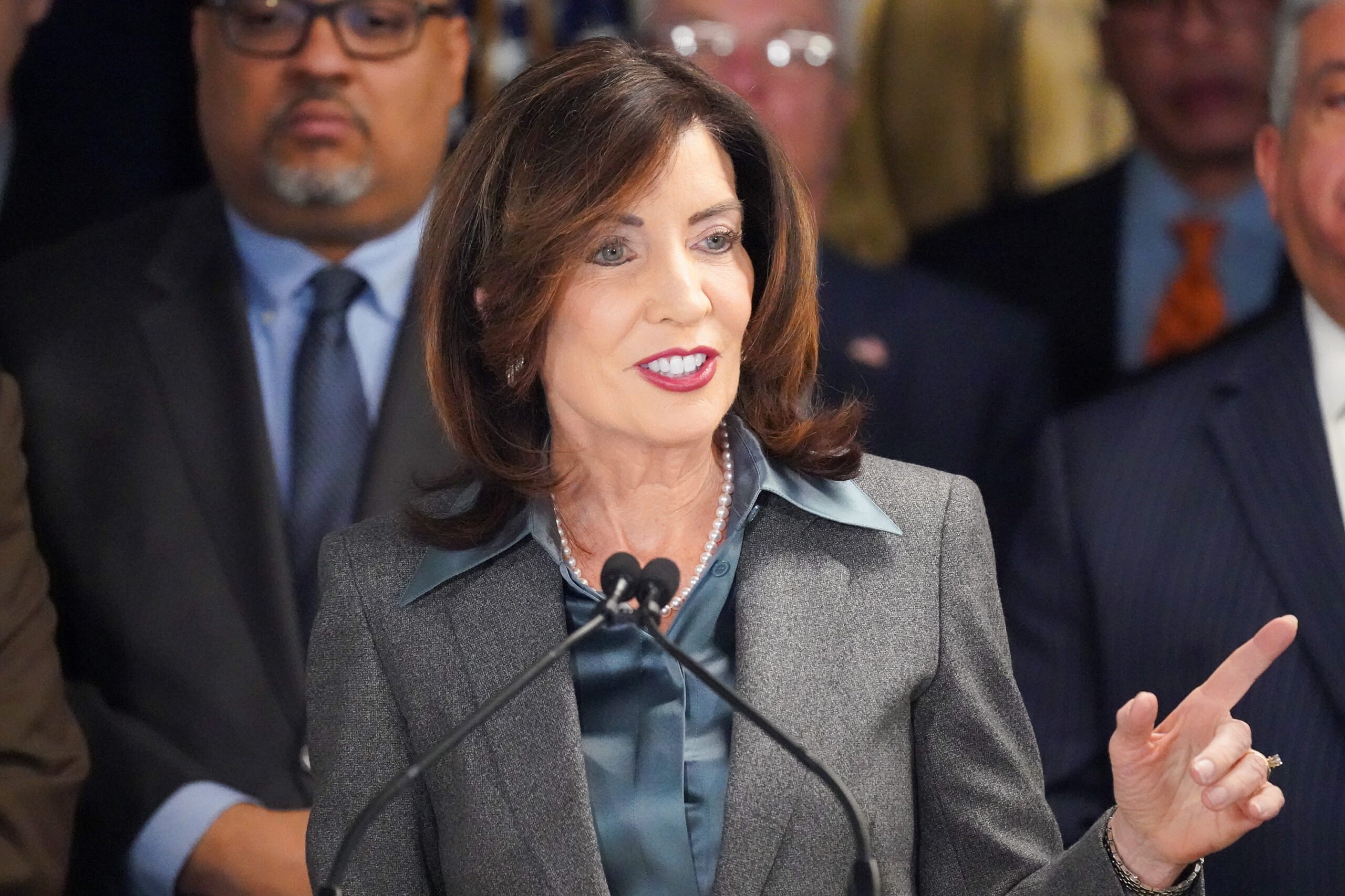 Cowardly Gov. Hochul will raise New York’s taxes after the election, ex-Gov. Pataki warns
