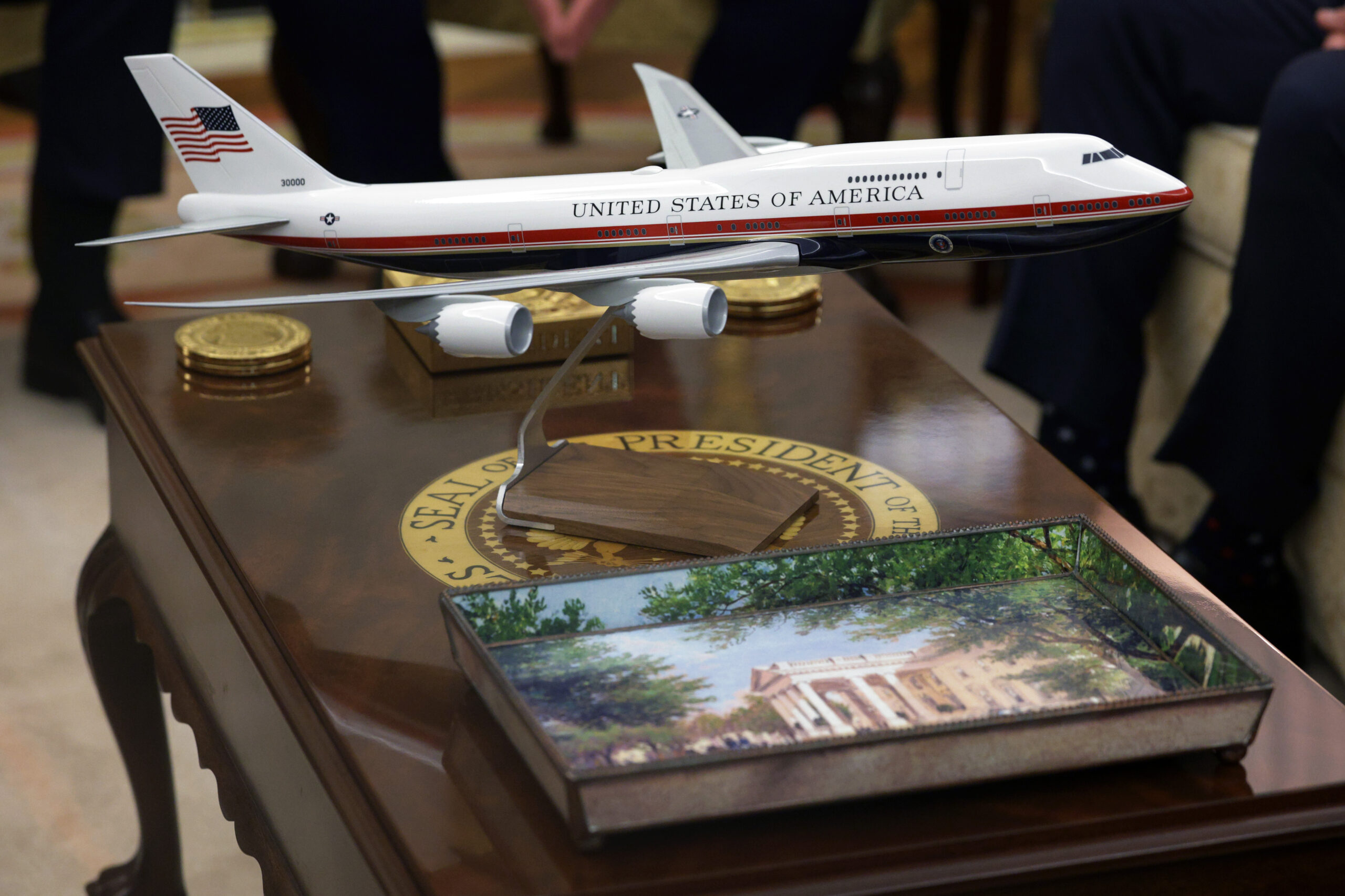 Air Force presidential fleet being transformed into Trump’s signature red, gold and blue color scheme