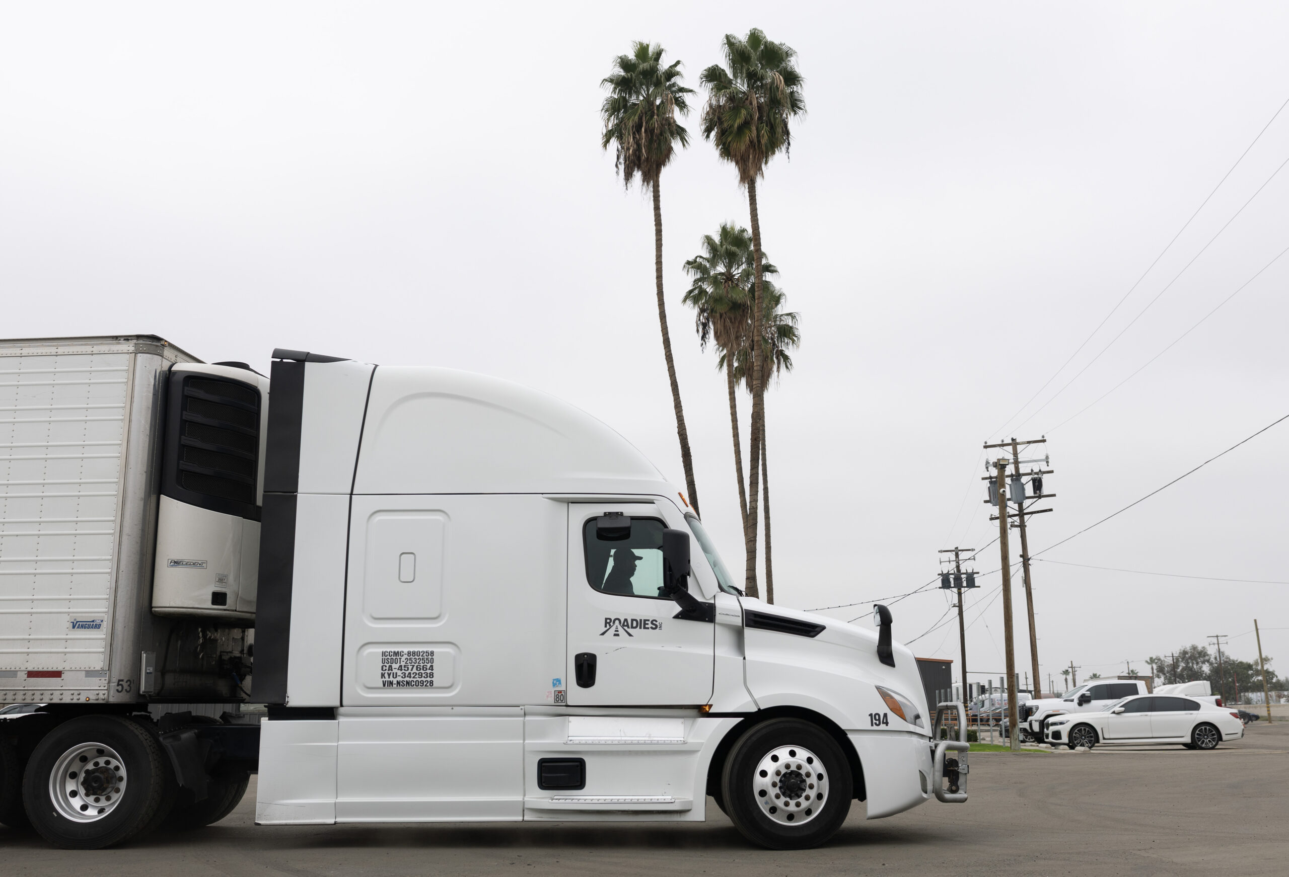 California finally enforces English tests for truck drivers, feds to unfreeze $40M