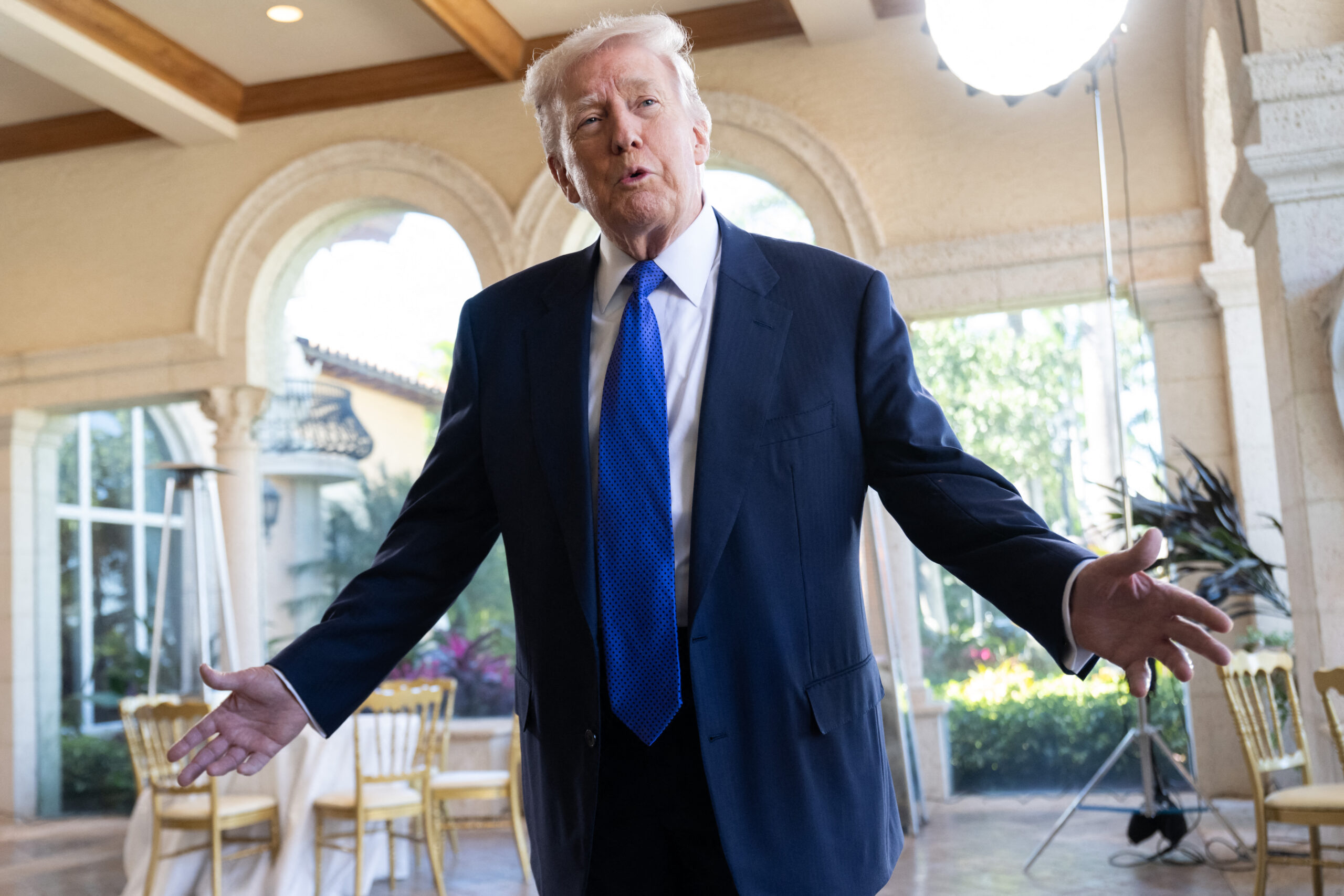 Trump praises ‘very loyal’ Dan Scavino as he arrives at Mar-a-Lago for the WH staffer’s wedding