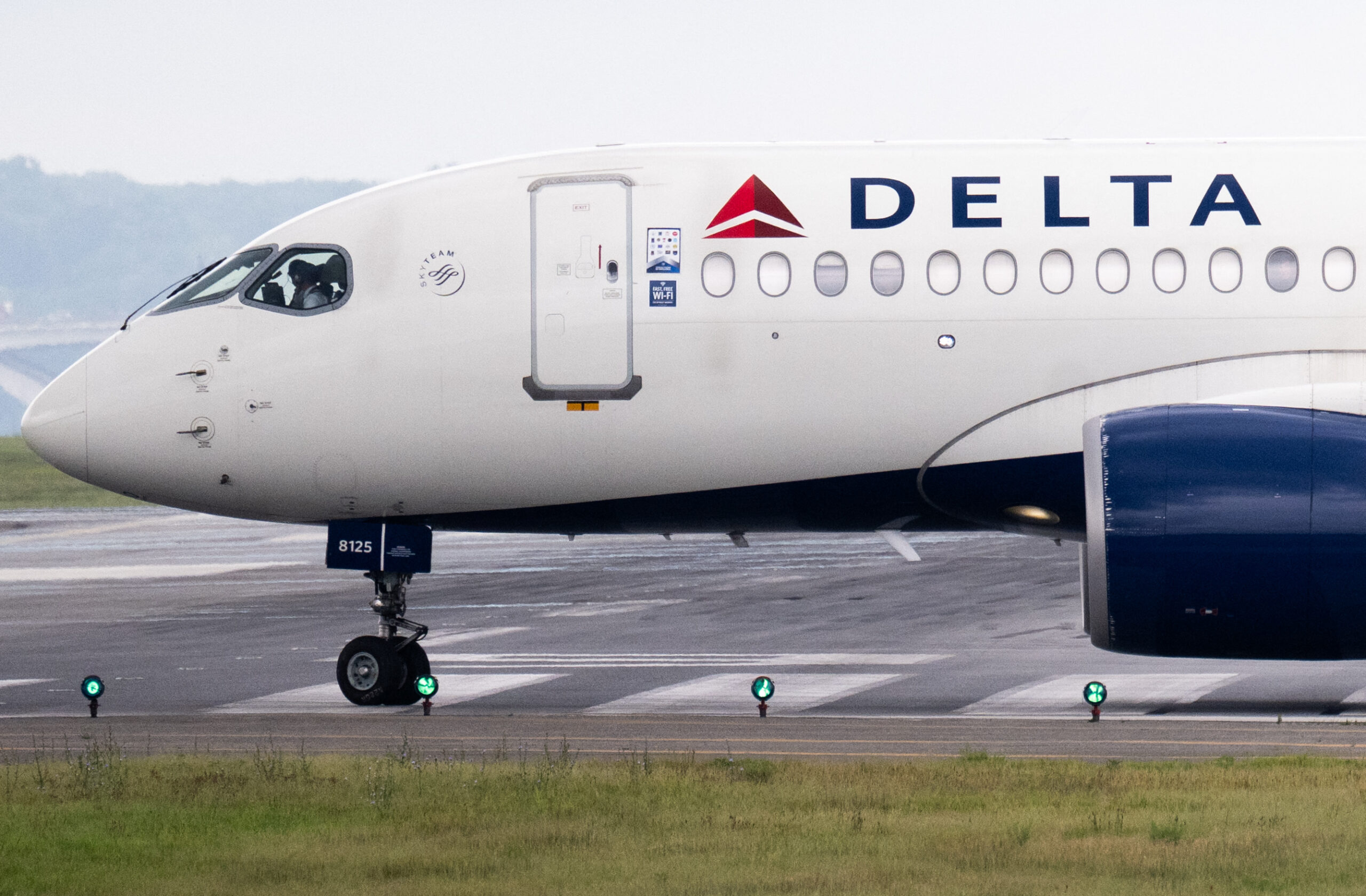 Delta takes key perk away from members of Congress until they end DHS shutdown