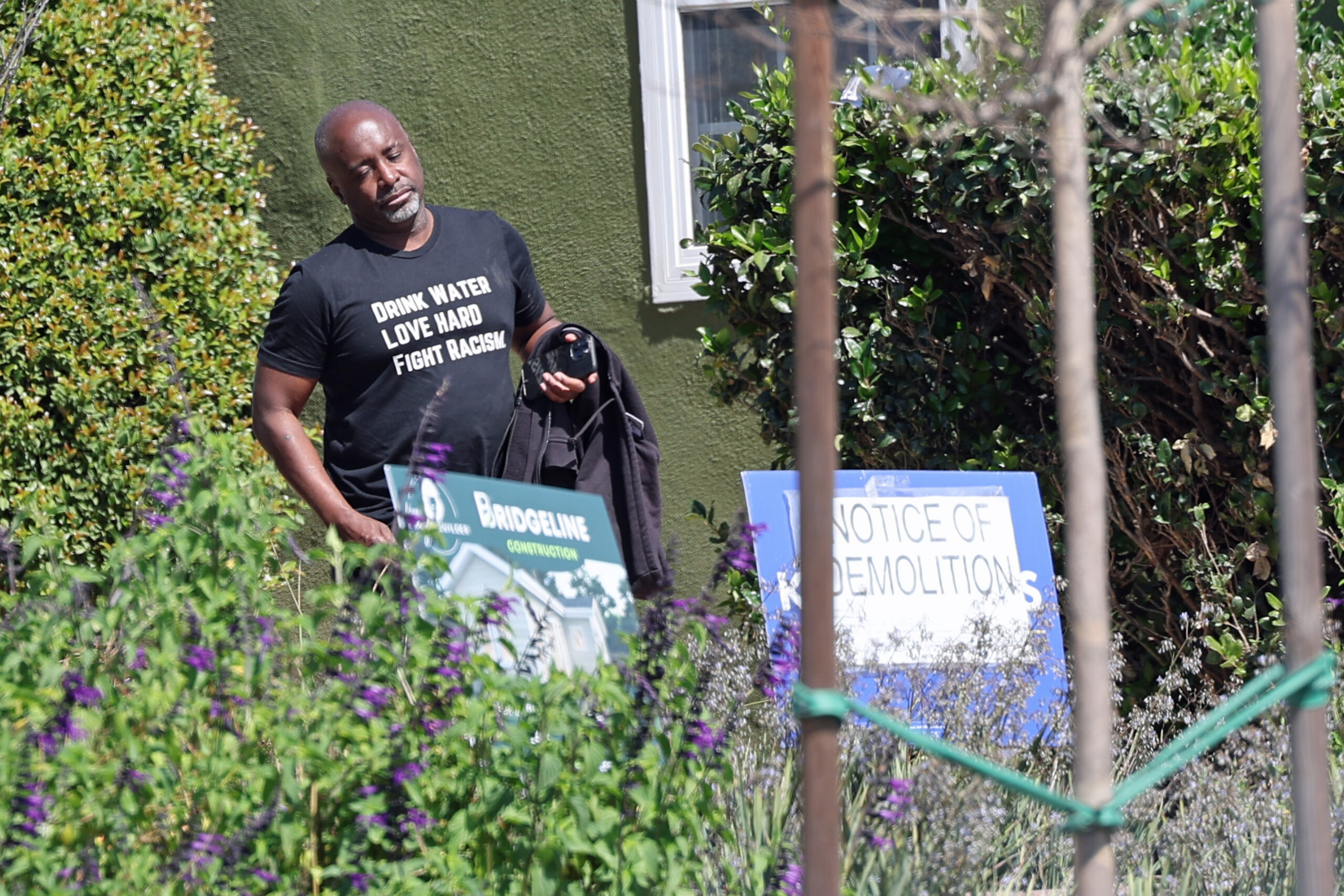 LA City Council president wears thinly-veiled message as he’s spotted for first time since police stop disgrace