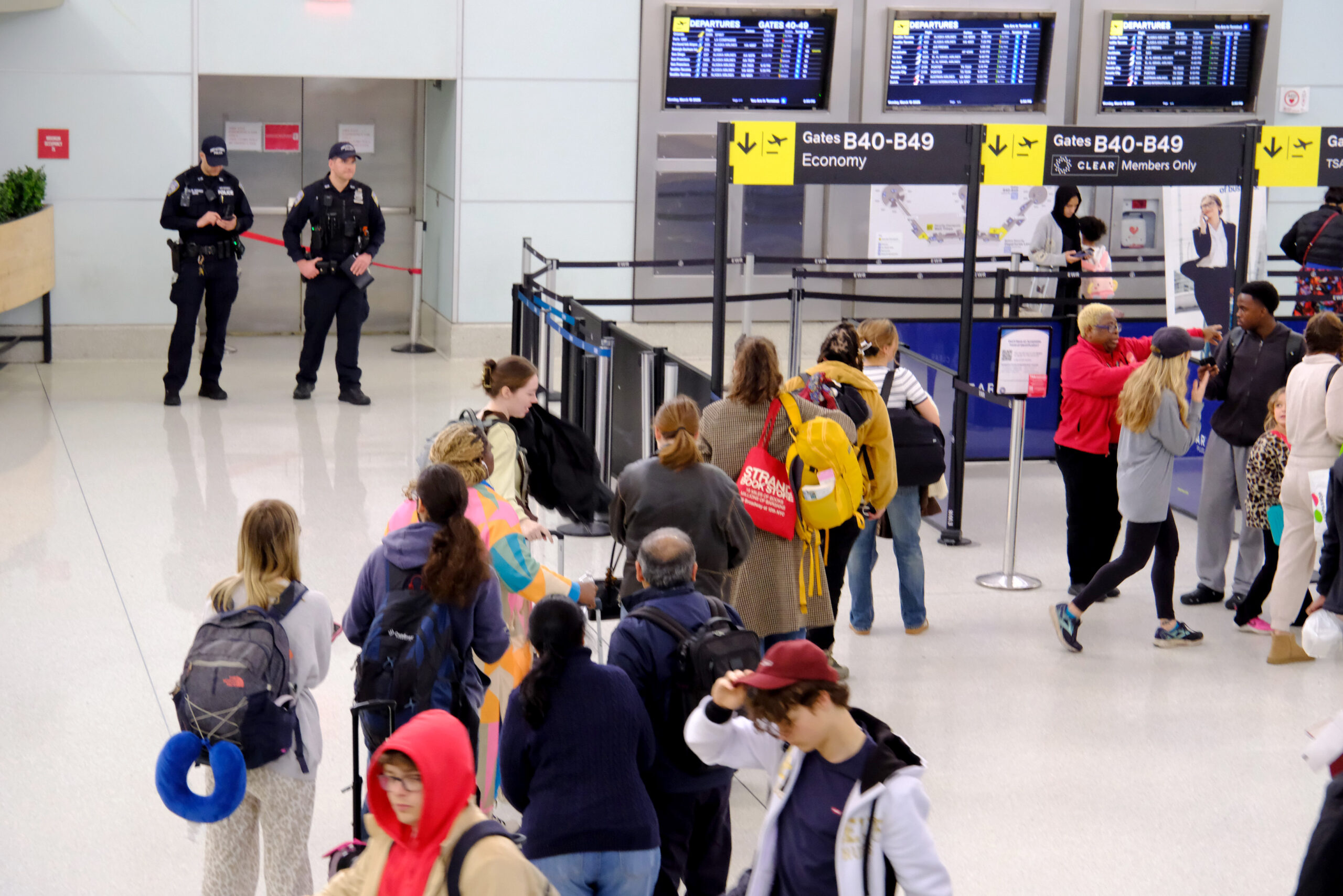 Airports could be forced to close if Dem DHS shutdown drags on, TSA official warns: ‘We’re fully stretched’