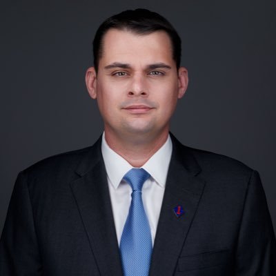 Tulsi Gabbard hires former Pentagon official skeptical of Iran policy as her deputy quit in protest of the war