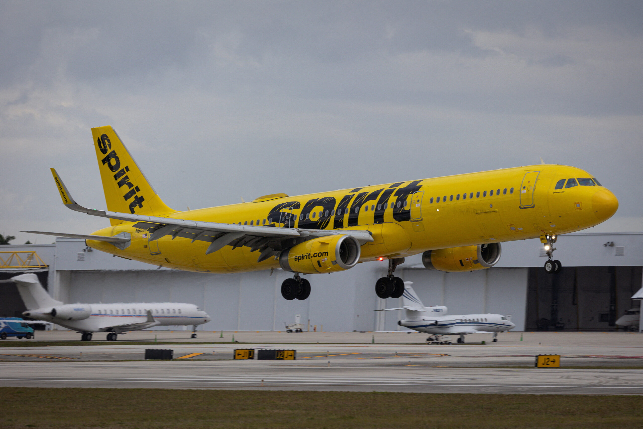 Spirit Airlines could be used to transport troops, military cargo if Trump admin takes over bankrupt carrier: report 
