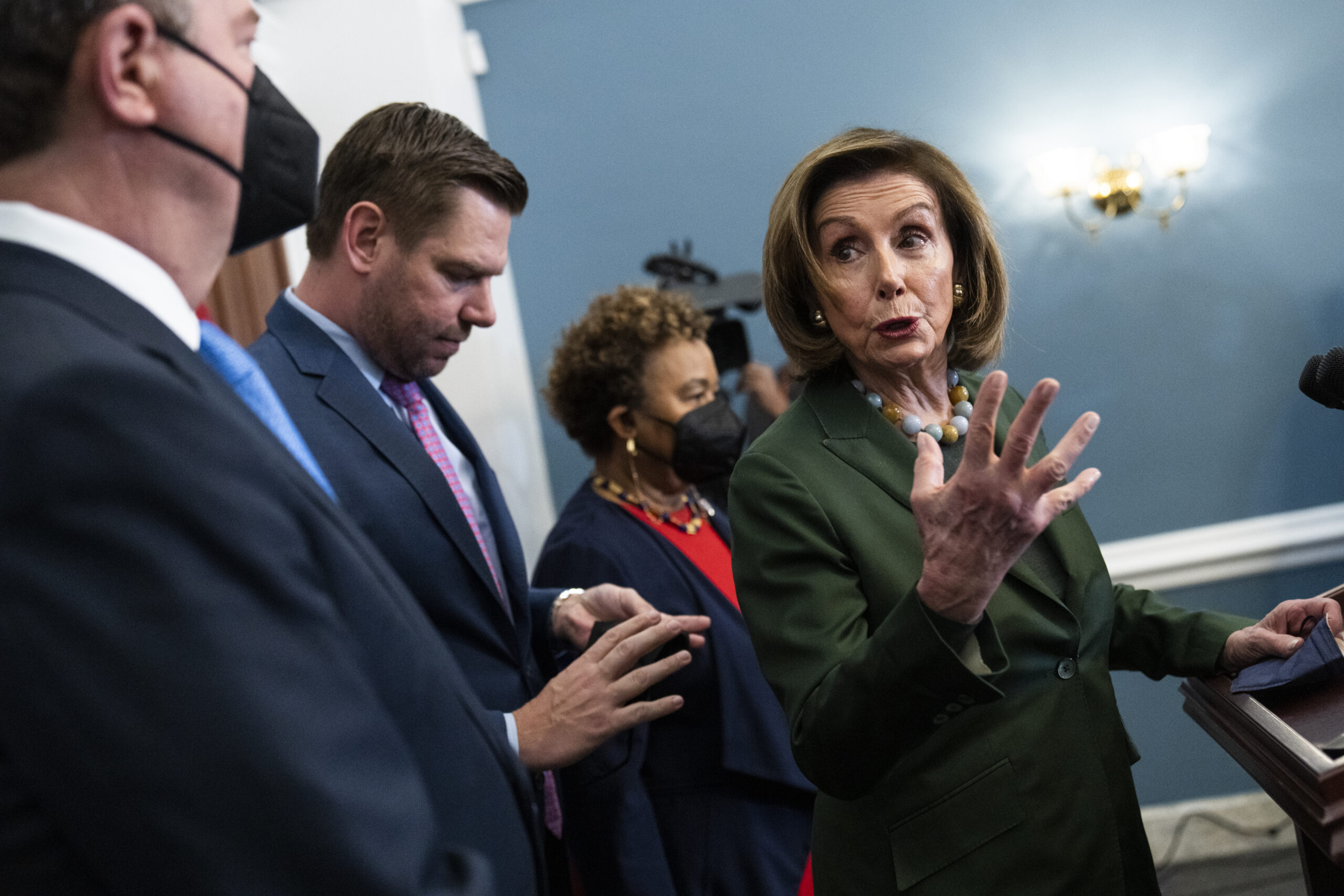 How Nancy Pelosi backed Eric Swalwell’s rise in Congress