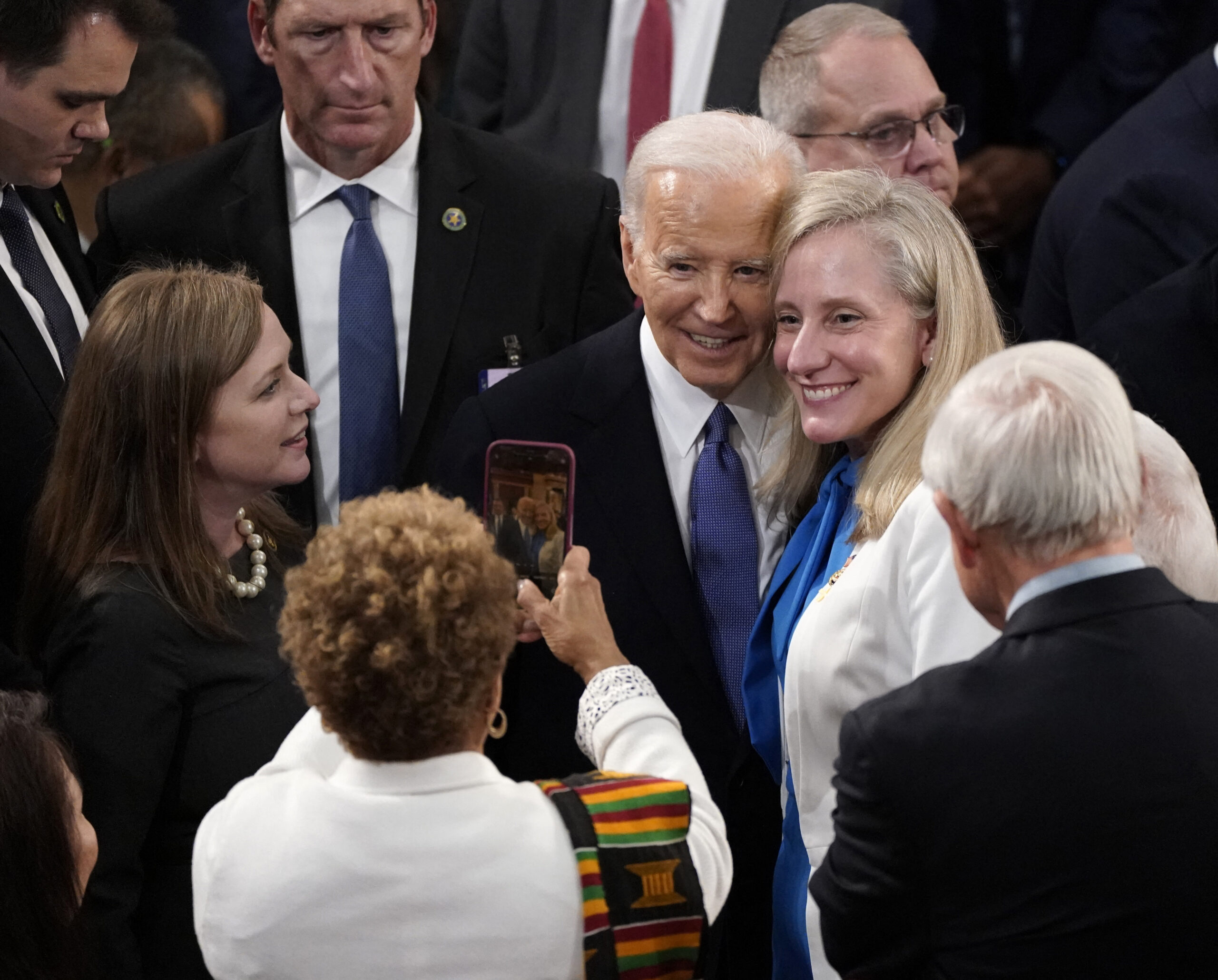 Former top Biden aide urges Va. Gov. Abigail Spanberger to stop using his playbook: ‘Come out of her Biden bunker’