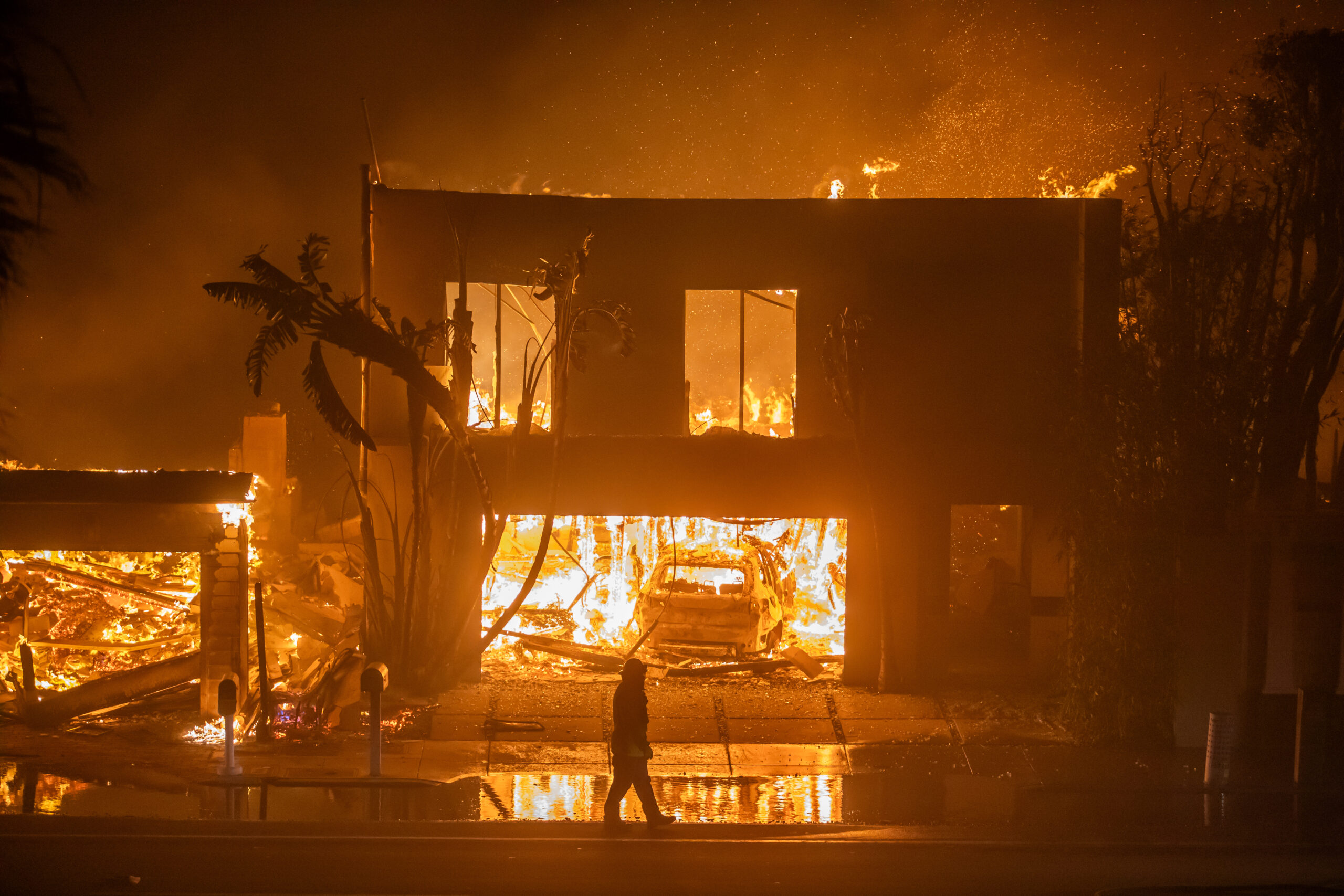 Karen Bass sued for alleged smear campaign against LAFD union chief after criticism for LA fires