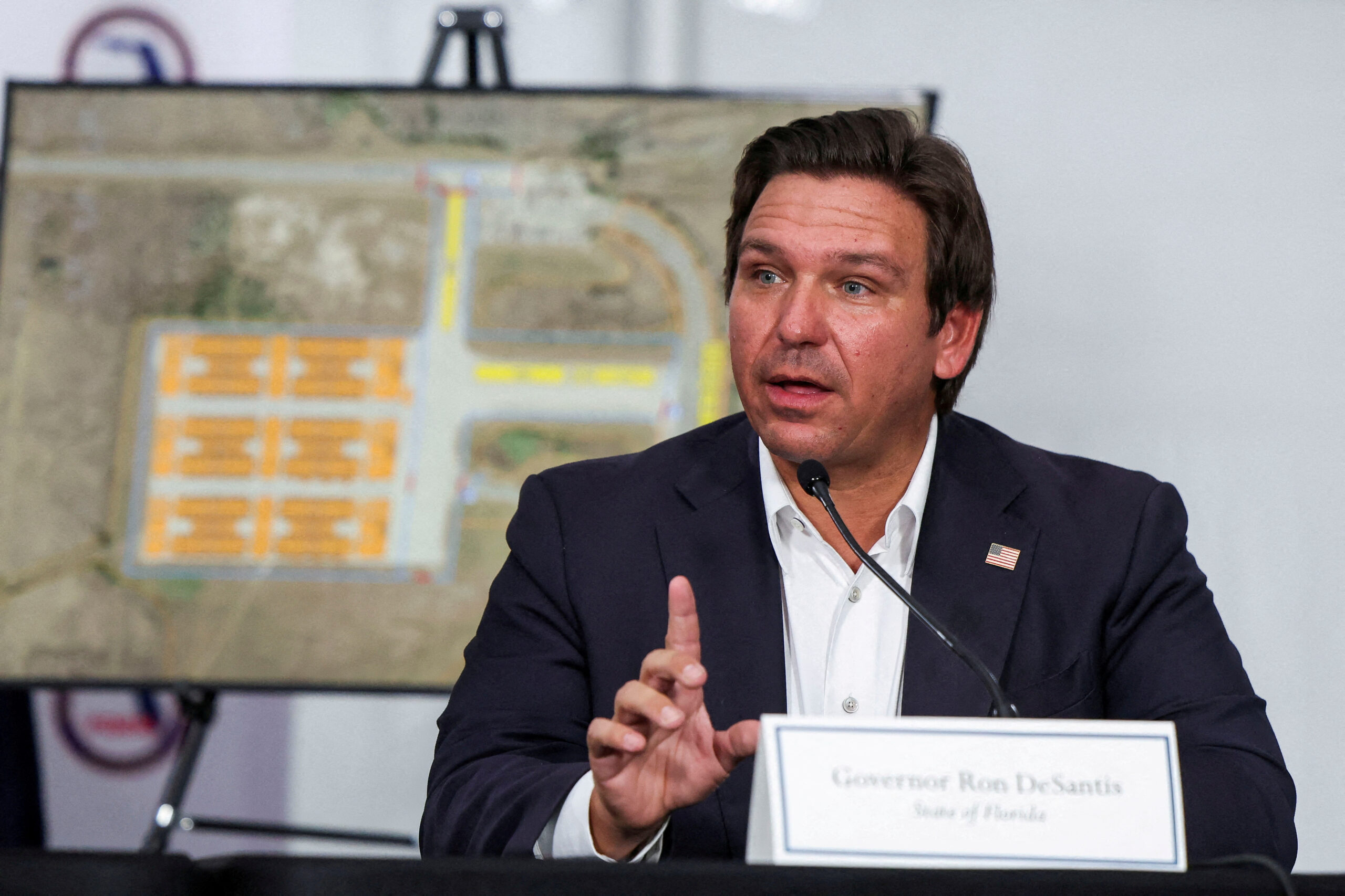 DeSantis signs new congressional map,  paving way for 4 possible GOP seat pick-ups