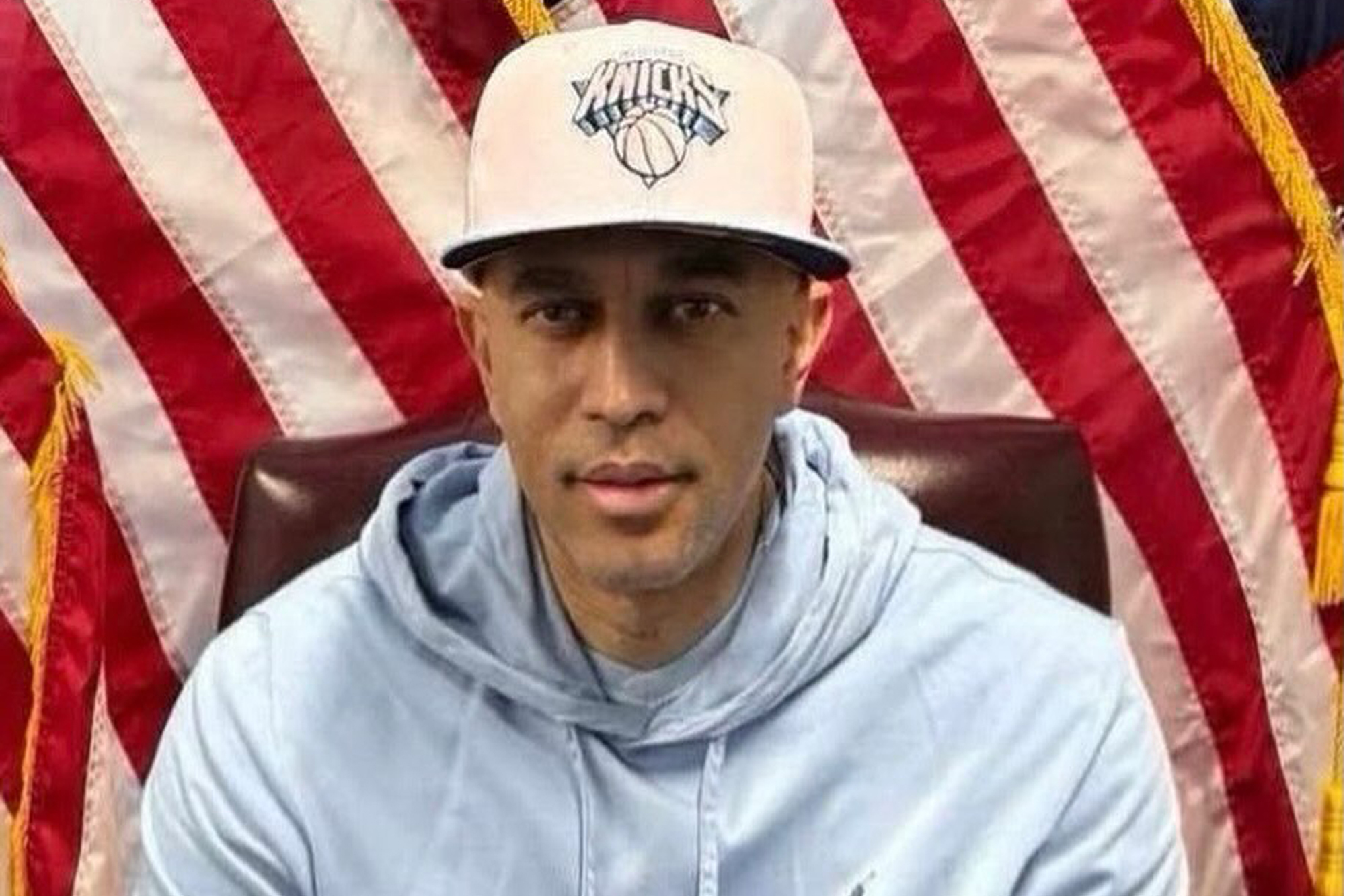 Hakeem Jeffries mocked for posting apparent Facetuned image of himself in Knicks hat: ‘Just bizarre’