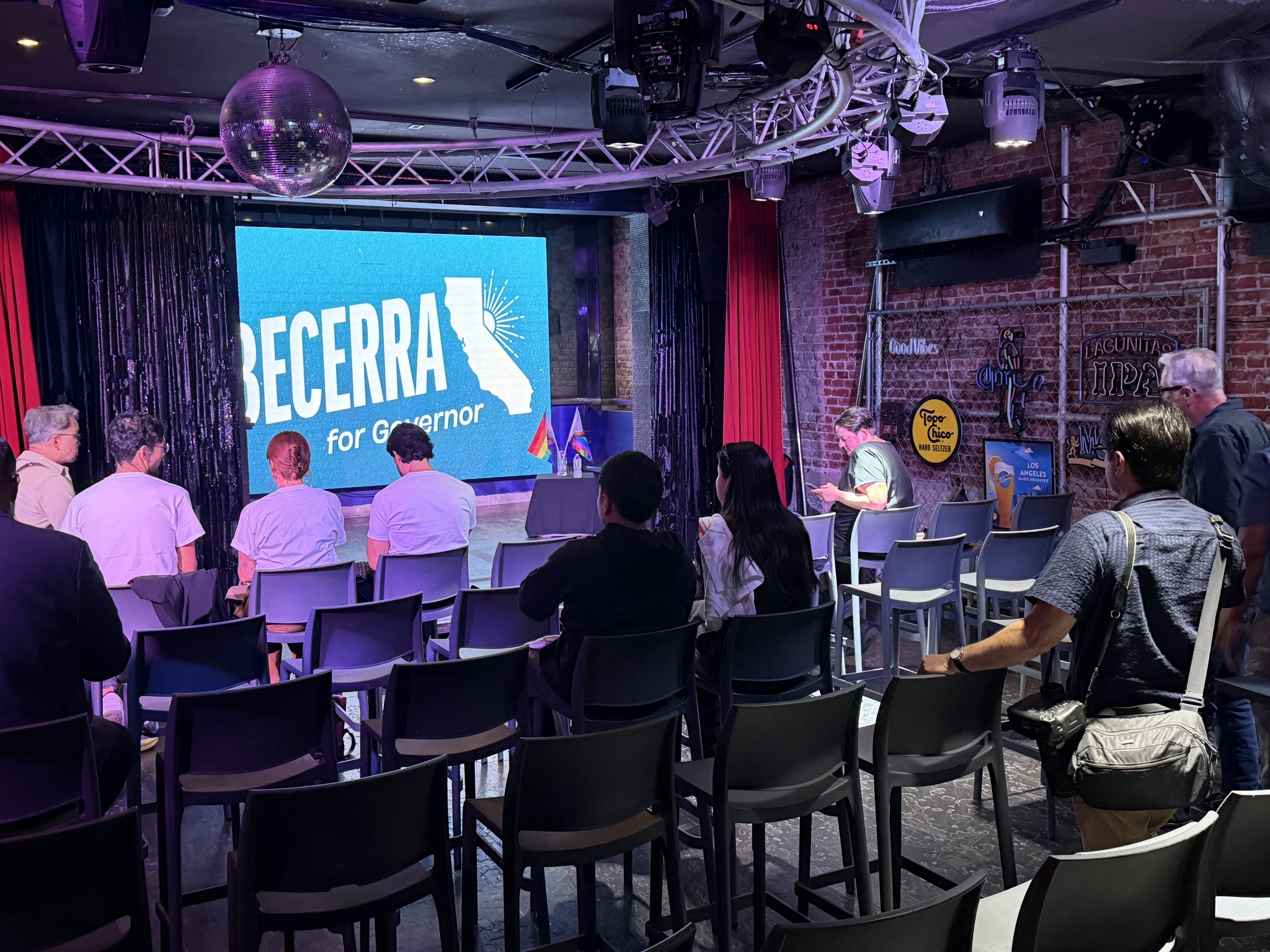 Humiliation for California governor candidate Xavier Becerra as photo shows empty West Hollywood bar