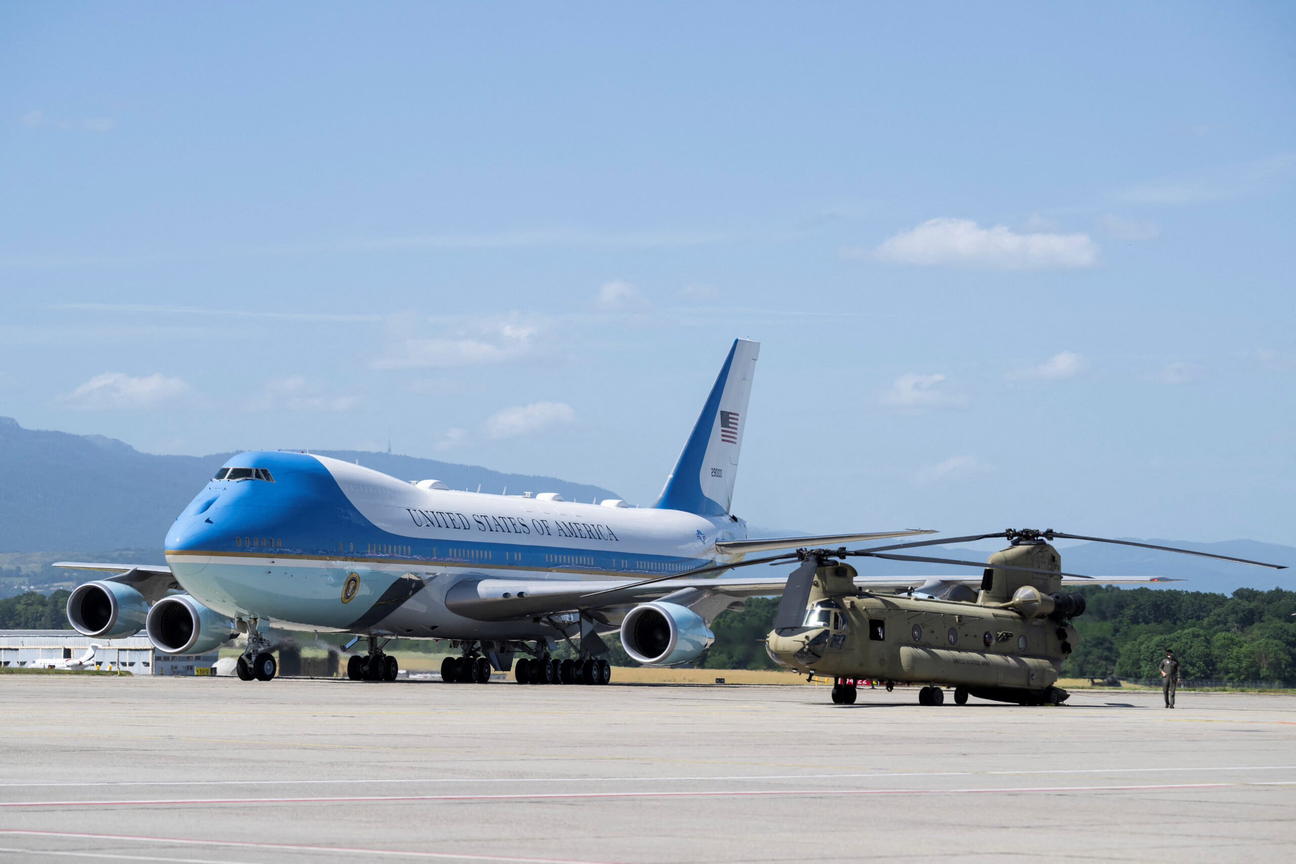 Aging Air Force One jet gets mothballed as Trump preps Qatar’s luxury 747 for flight