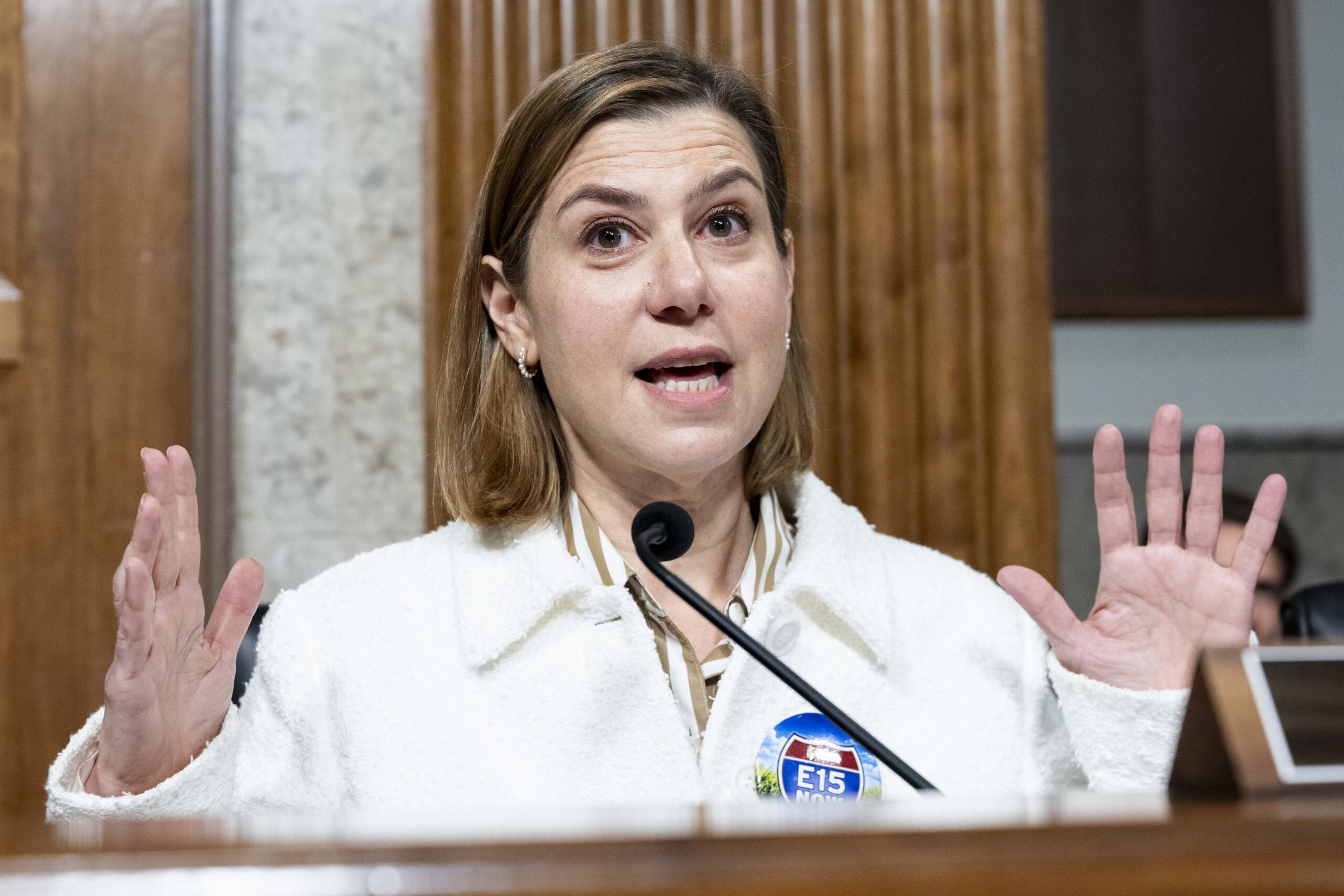 Senate Democrat suggests it may be time to replace Schumer and Jeffries: ‘Let others lead’