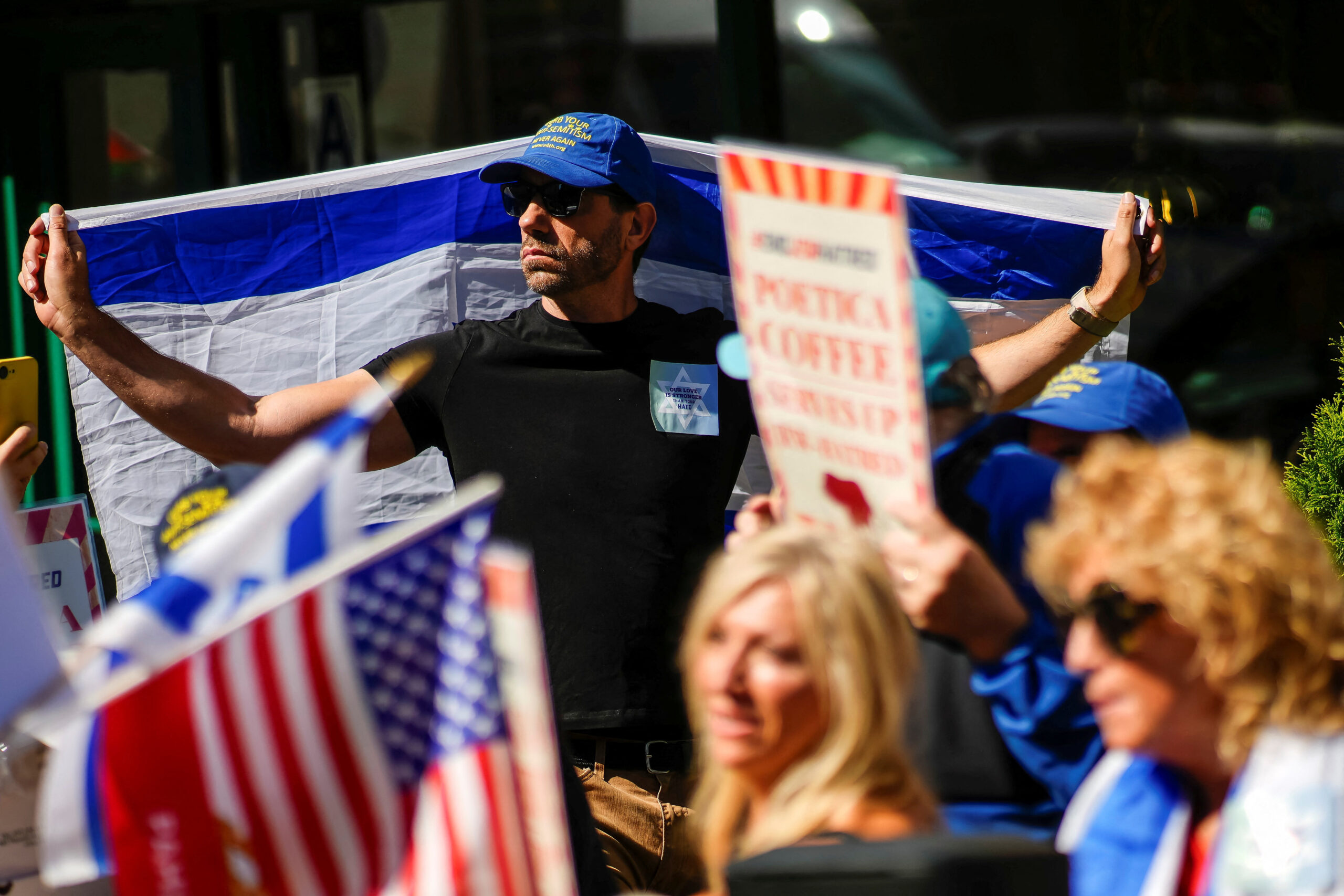 Protesters clash outside anti-Israel Brooklyn coffee shop as NYPD separates opposing sides