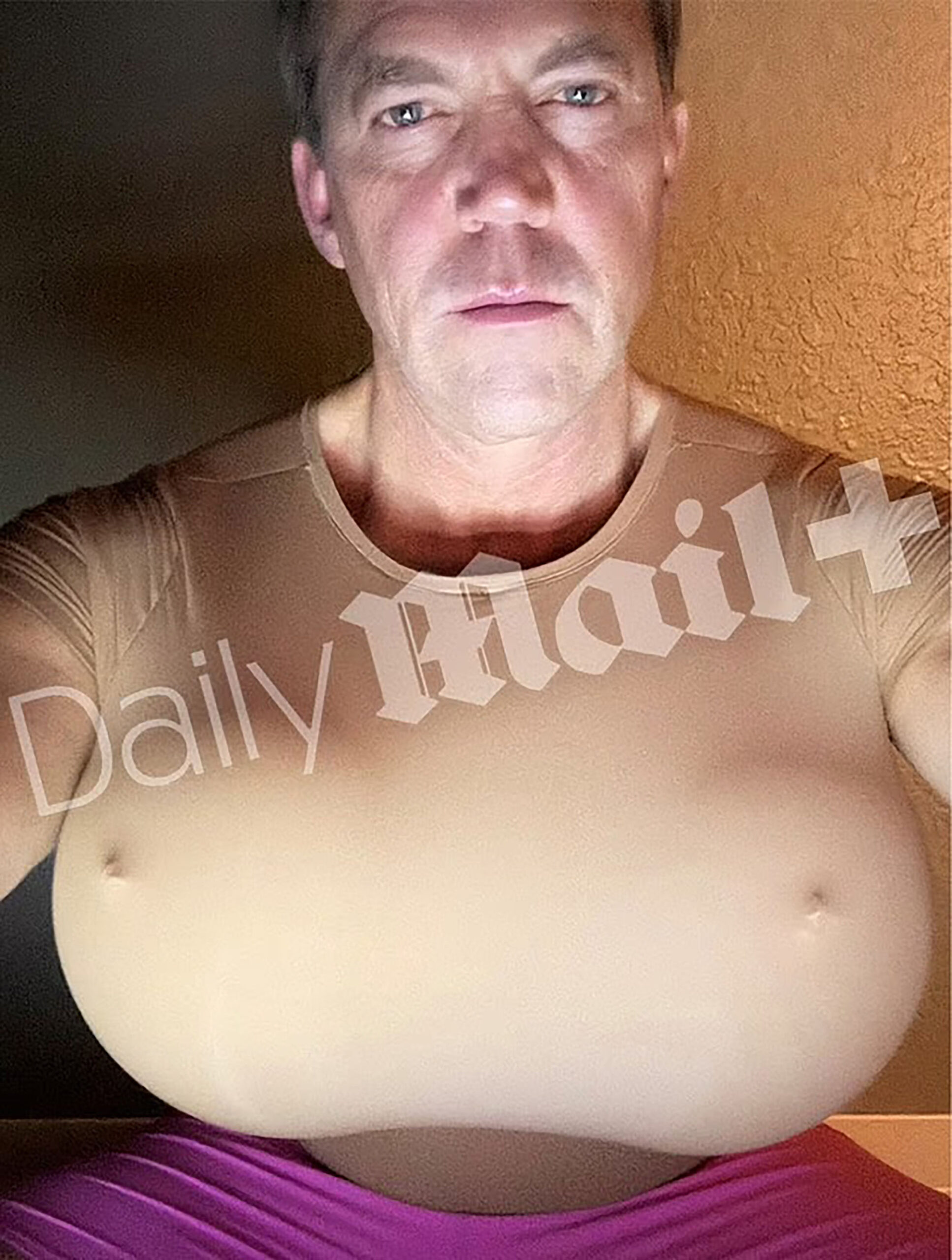 Kristi Noem’s cross-dressing hubby Bryon allegedly continued messaging dominatrix after bombshell report: ‘I’ve been a really bad boy’