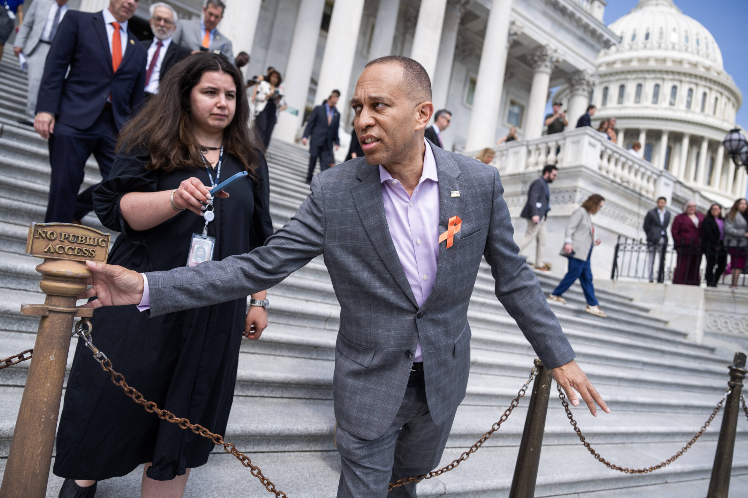 Hakeem Jeffries-backed candidates lose key primary races — as influx of socialists set to join Democratic leader in Congress