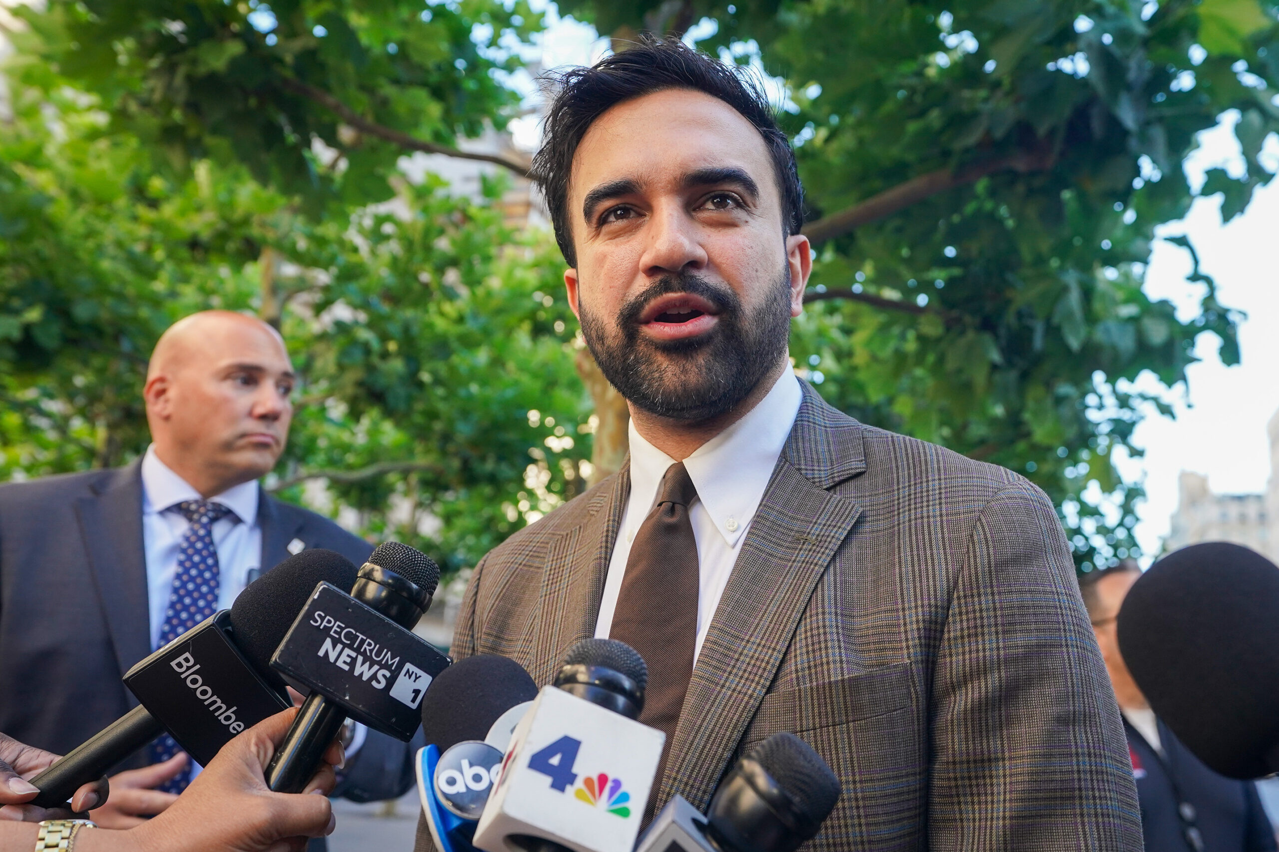 Mamdani and his alleged ‘Hamas slate’ of local House hopefuls cozy up to terror-group sympathizer: ‘World is turned upside down’