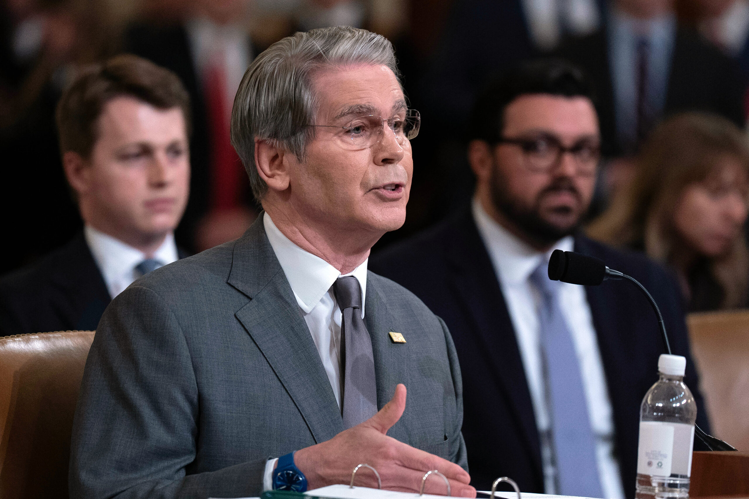 California Rep’s jaw-dropping reply when Scott Bessent asks question every 10th grader can answer