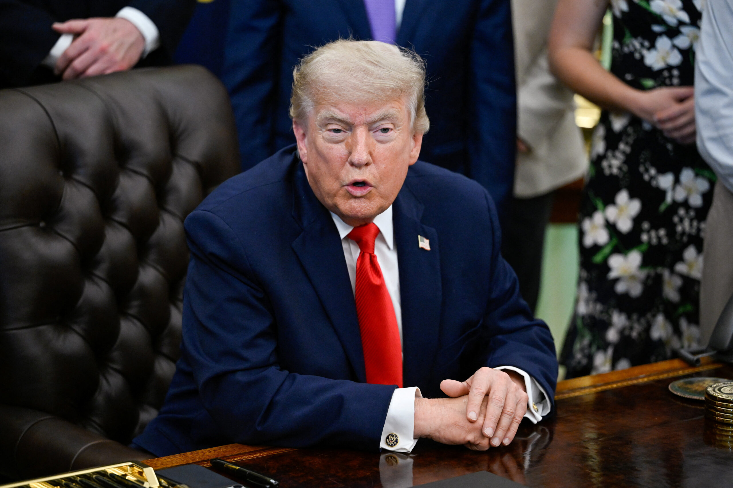‘Biased’ Apple, Google, MSN, Yahoo news apps rely on lefty media outlets to slant GOP midterms: survey
