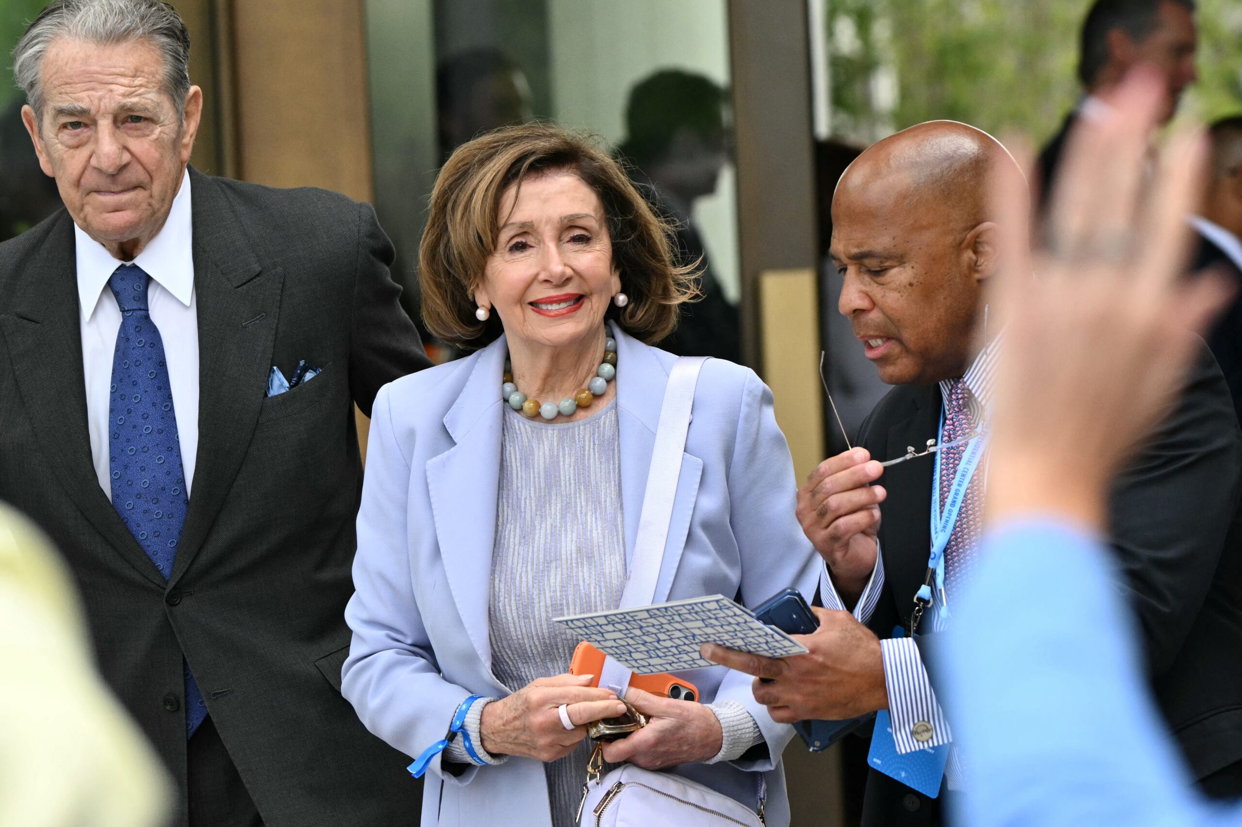 Hank Johnson welcomes incoming socialists as Pelosi, Ilhan Omar refuse to comment on growing DSA influence
