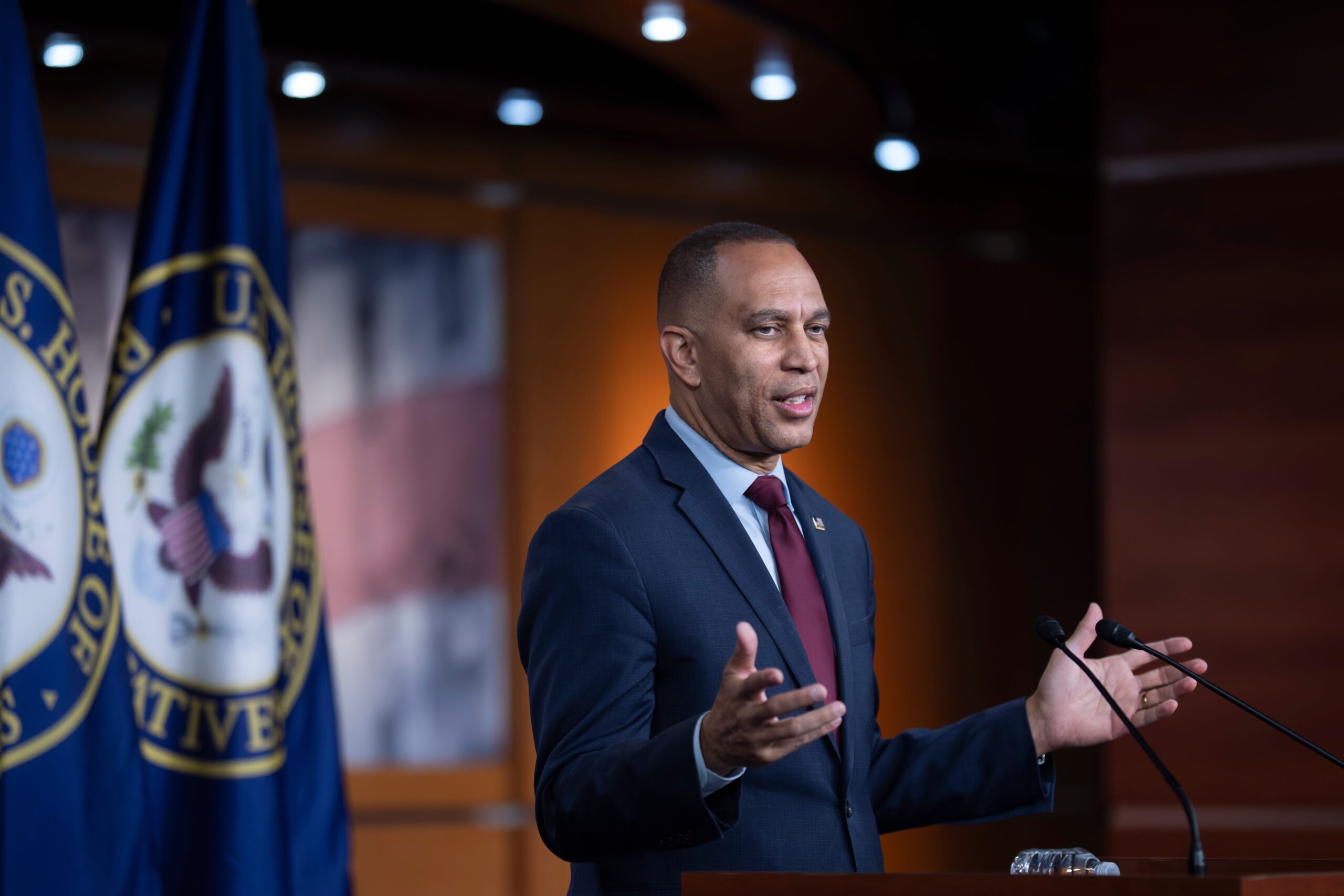 Jeffries won’t rule out vote to abolish ICE if Dems retake the House, but downplays push from his party