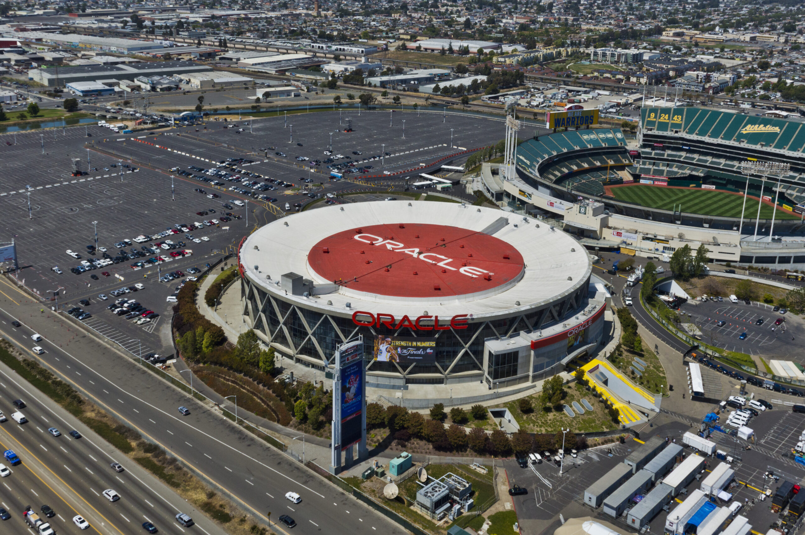 Oakland mayor ripped over $60M sweetheart stadium deal — as crumbling ex-Raiders home loses final team