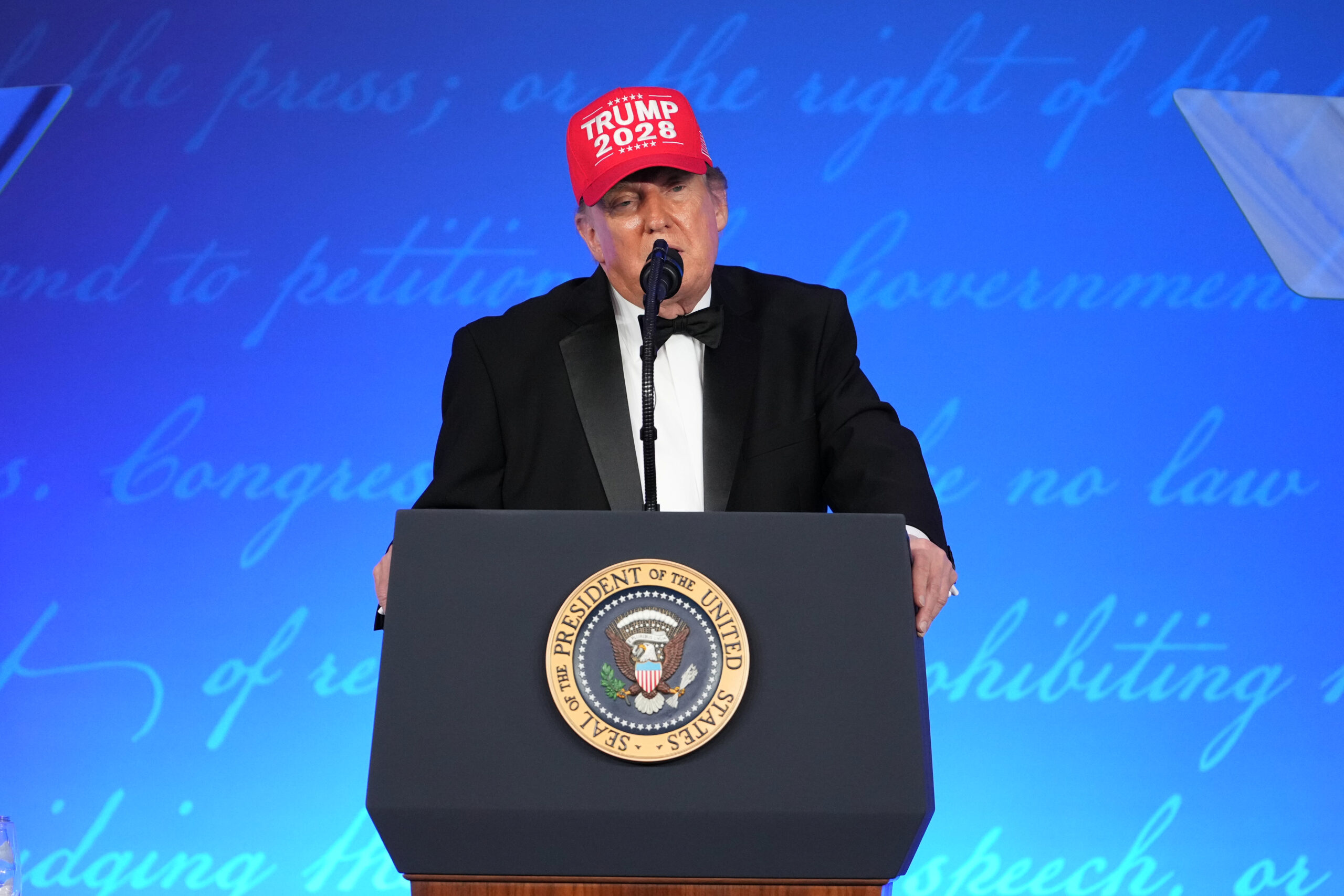 Trump hits Gavin Newsom, Kamala Harris with brutal one-two punch at White House Correspondents’ Association Dinner