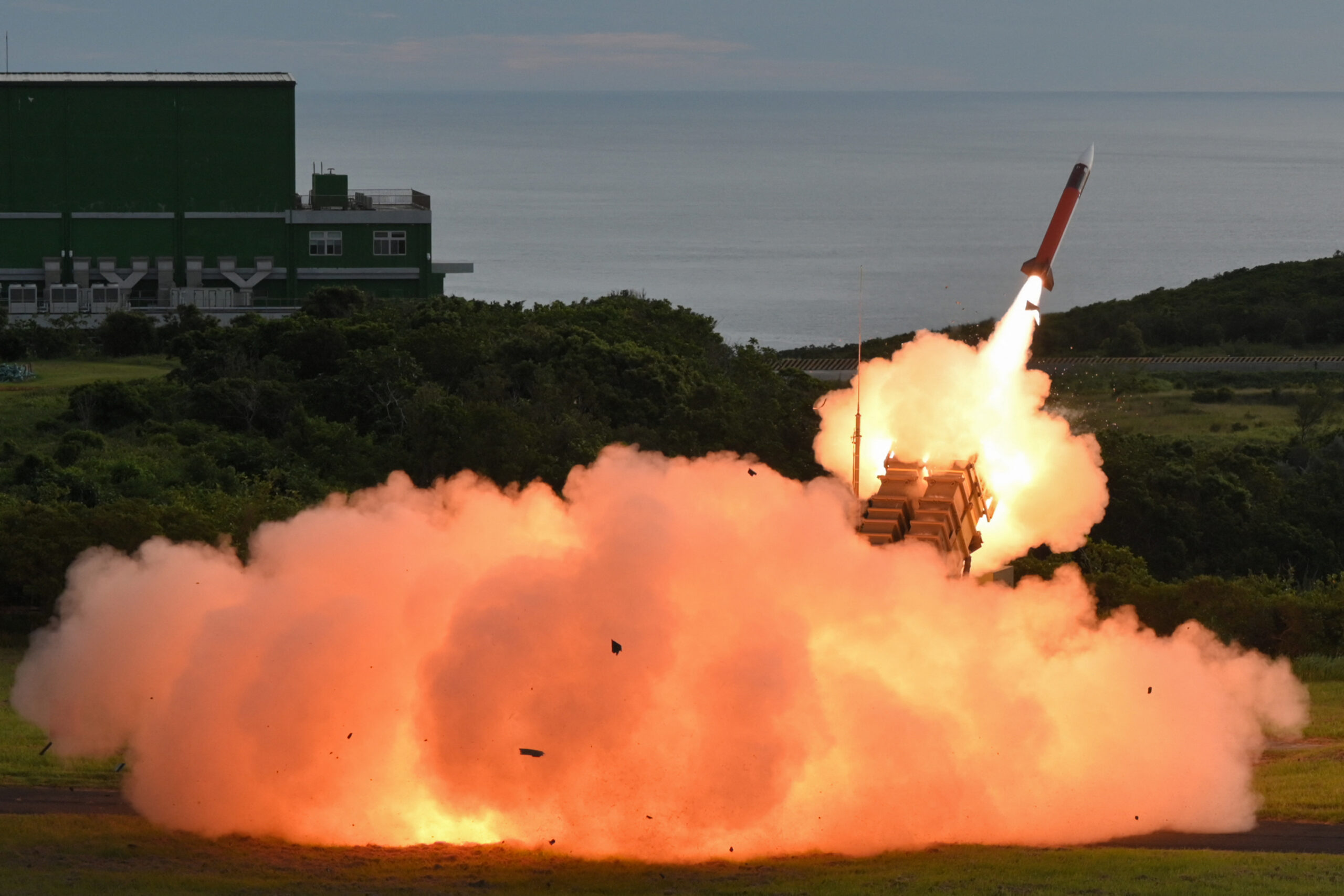 Trump says he’ll give Ukraine the right to make Patriot missiles
