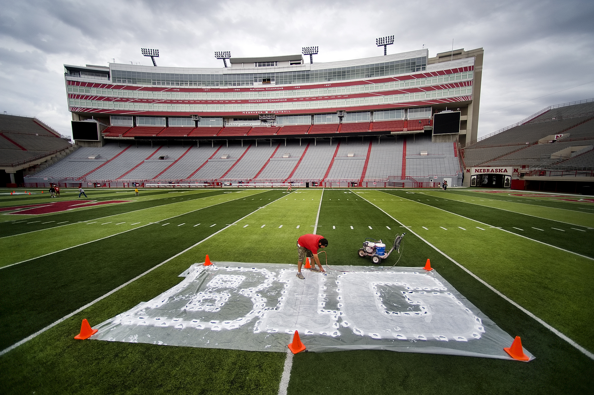 SEC and Big Ten agree to support bipartisan college sports bill after tense negotiations