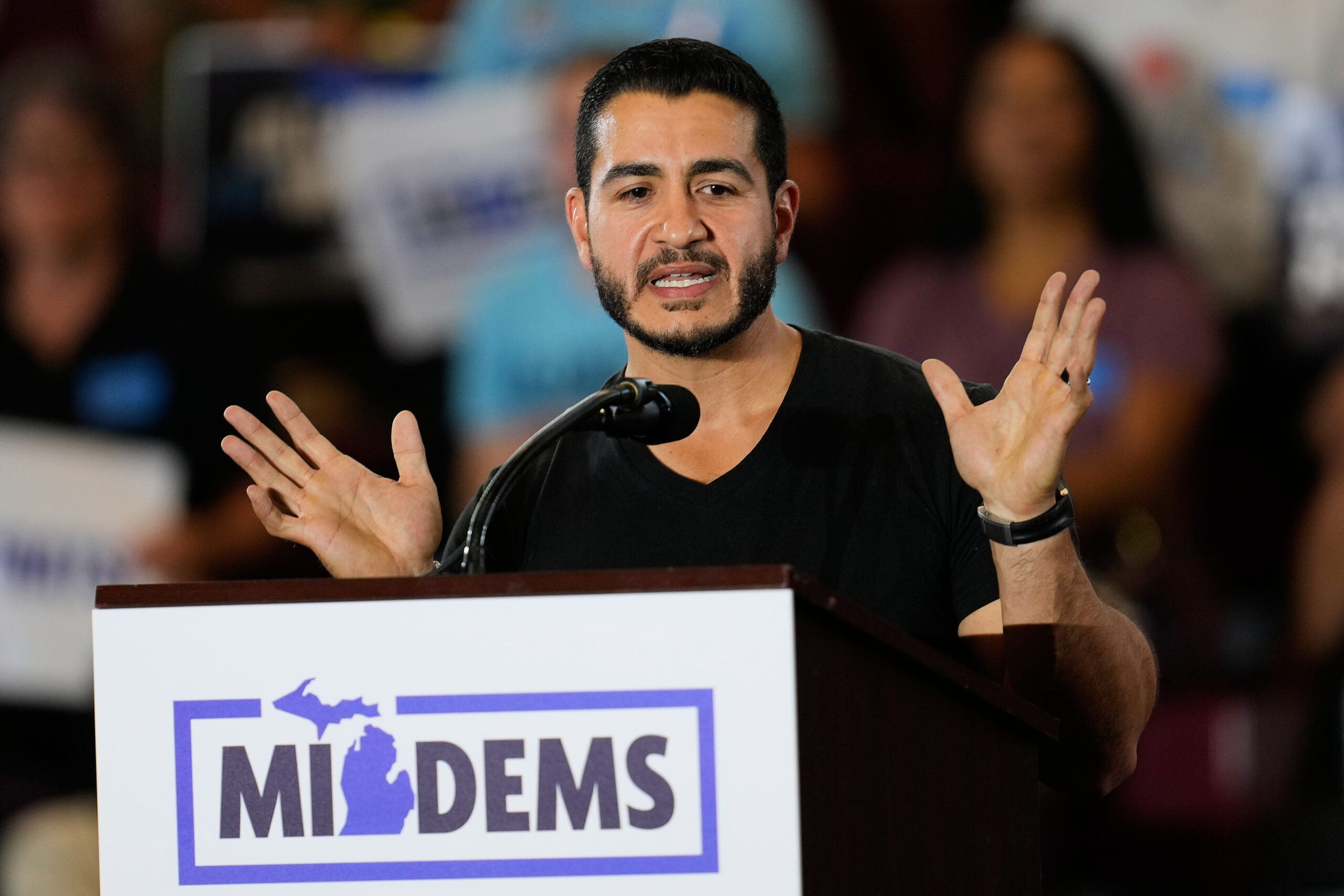 Michigan Dem Senate candidate Abdul El-Sayed scrubbed past videos of him saying ‘fireworks suck,’ opposing 2nd Amendment