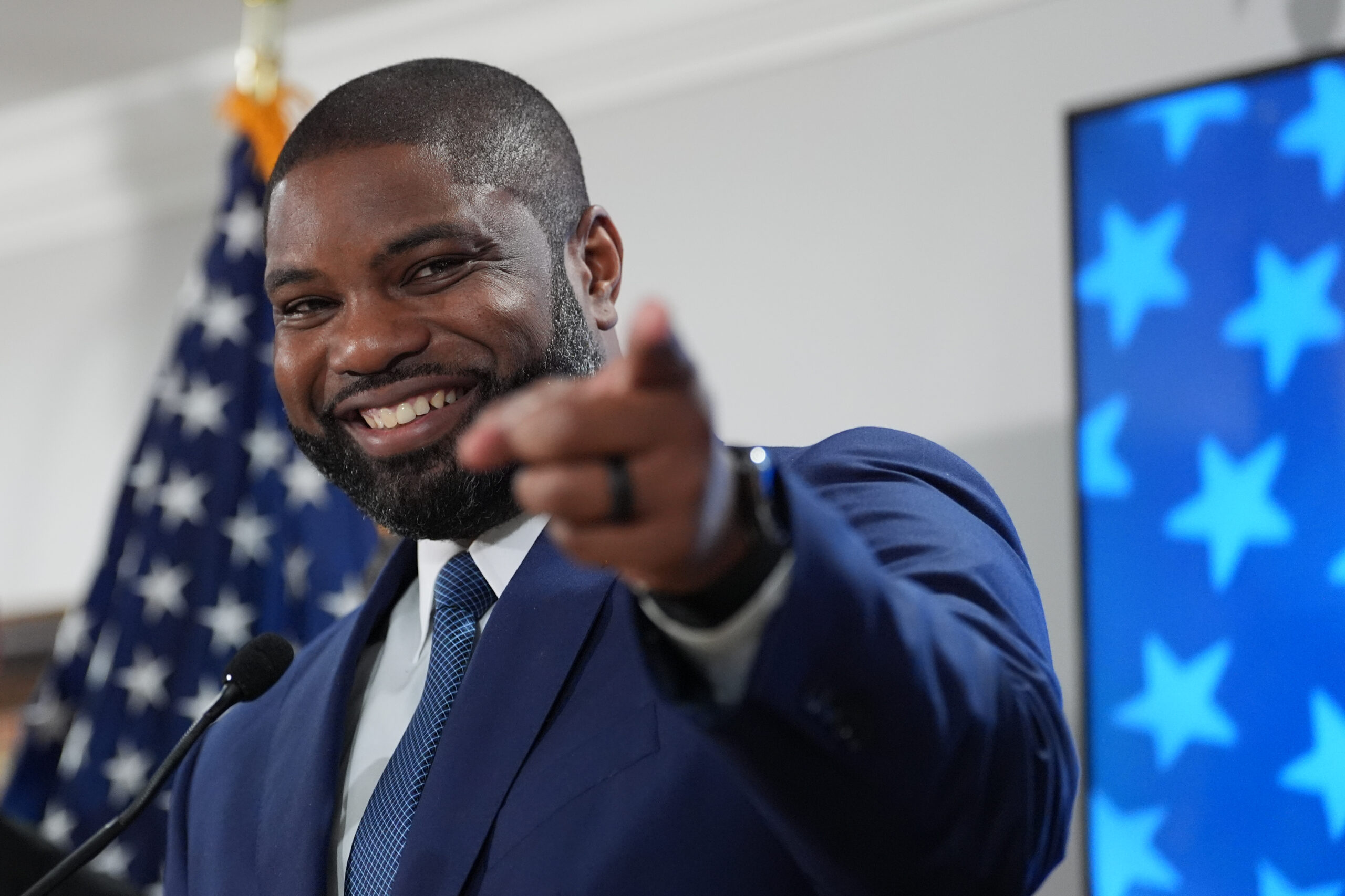 Trump-endorsed Rep. Byron Donalds easily wins Florida GOP gubernatorial primary